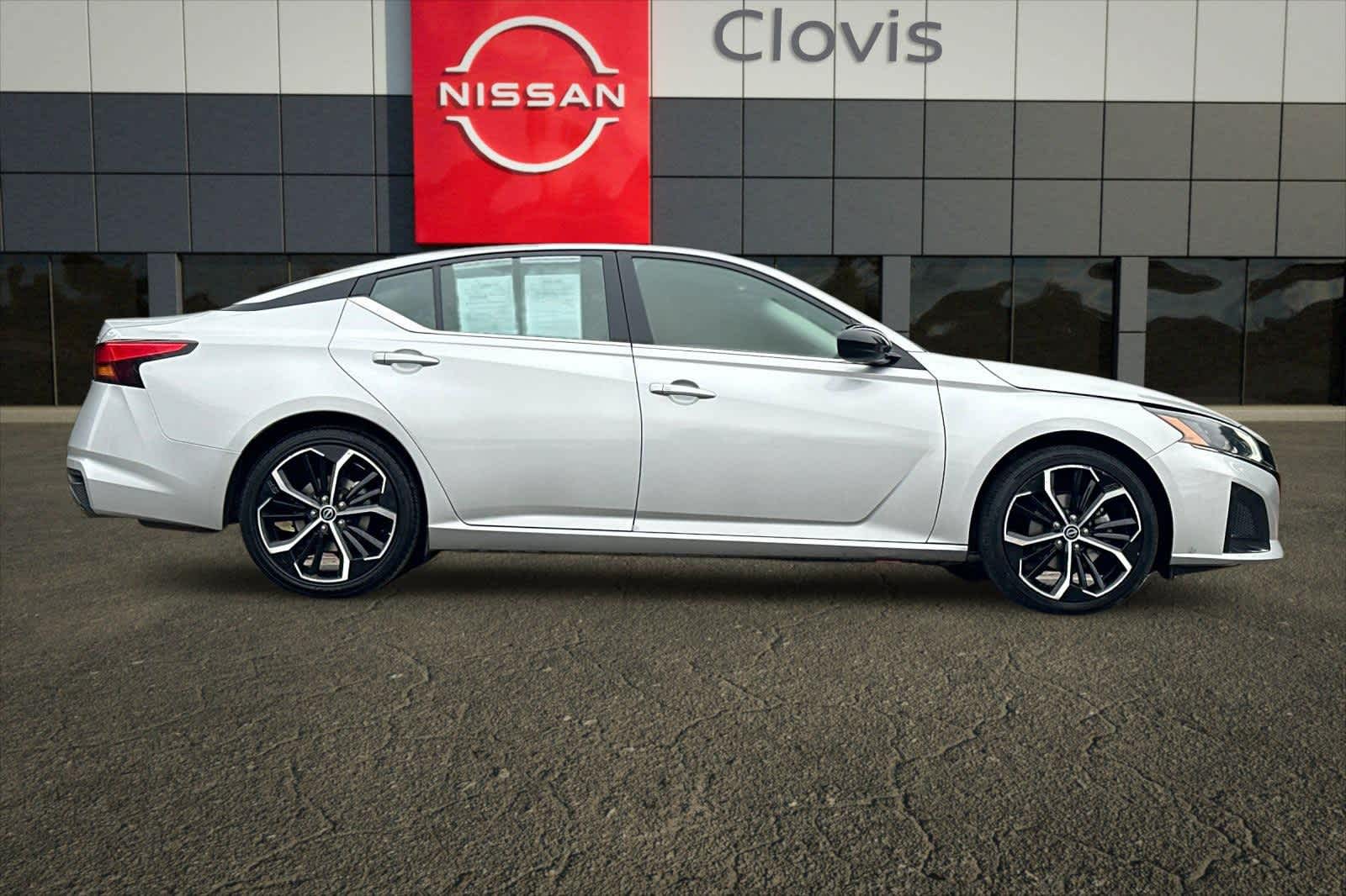 Thumbnail: 2023 Nissan Altima - 9