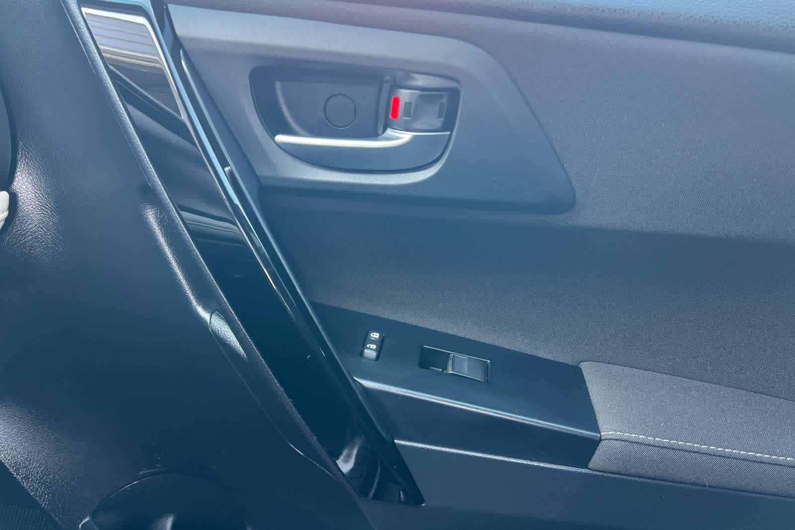 Thumbnail: 2018 Toyota Corolla iM - 19