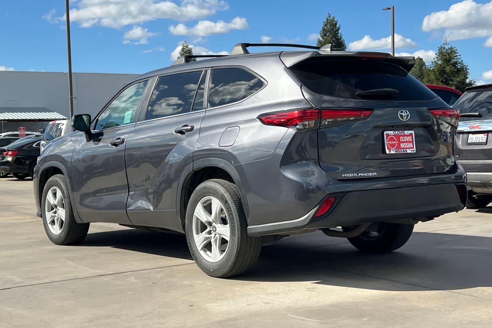 Thumbnail: 2023 Toyota Highlander - 7