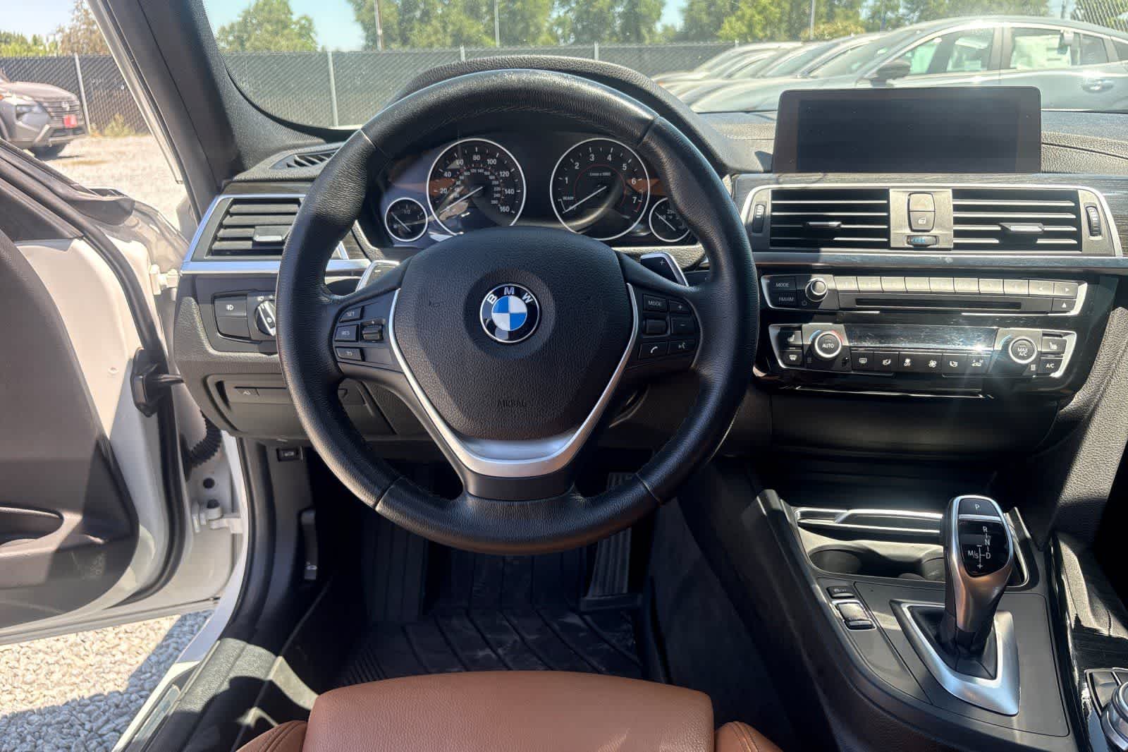 Thumbnail: 2018 BMW 3 Series - 16