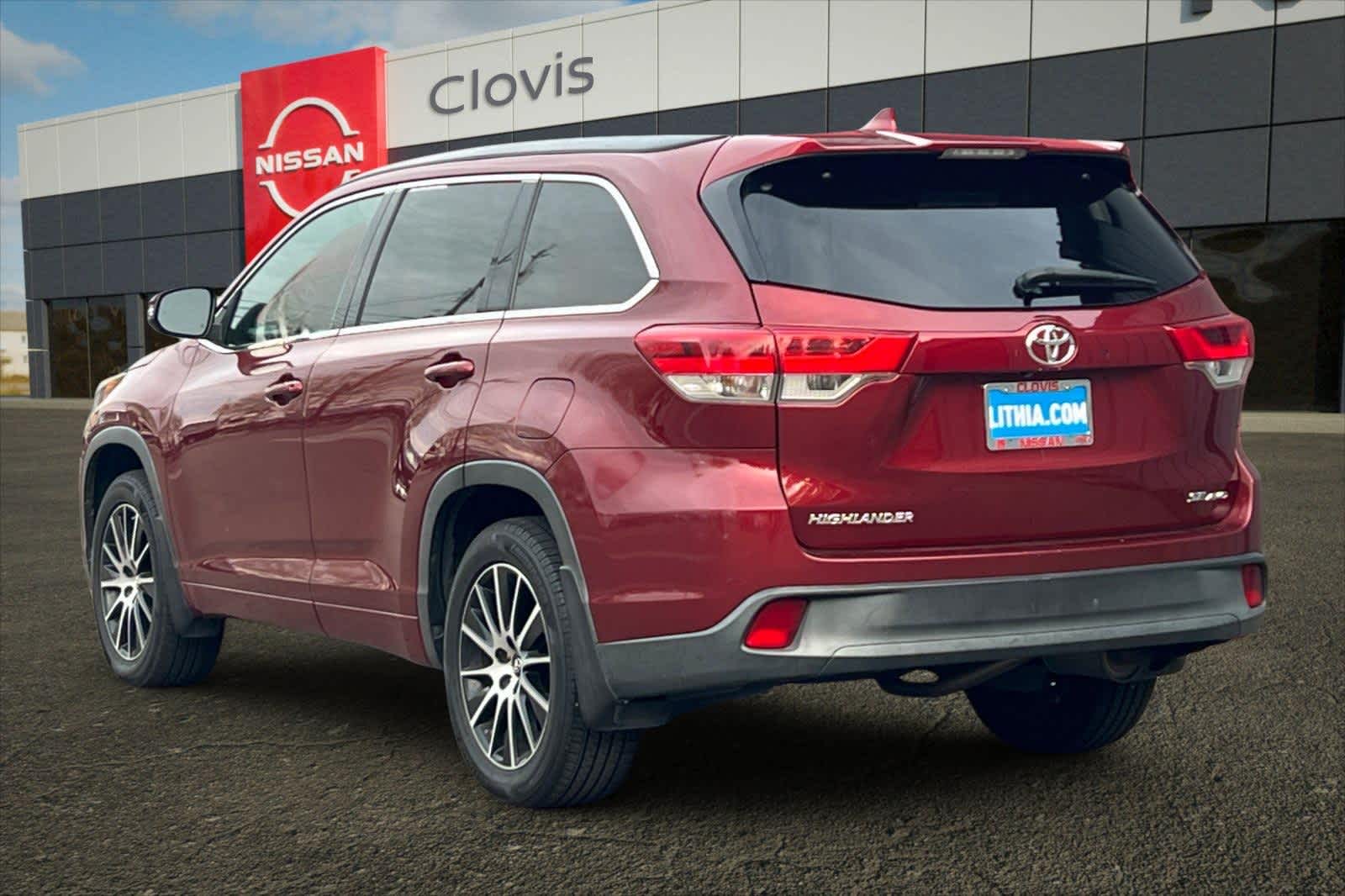 Thumbnail: 2017 Toyota Highlander - 7