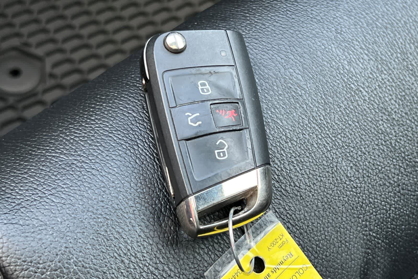 Thumbnail: 2021 Volkswagen Golf - 26