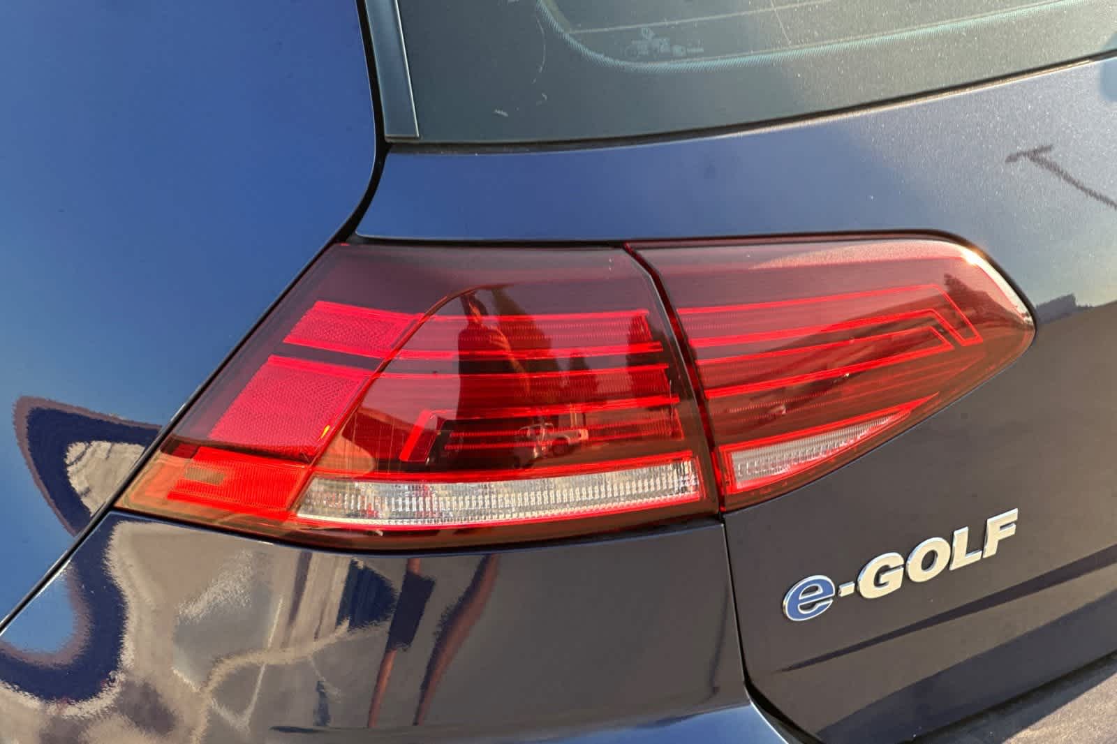 Thumbnail: 2018 Volkswagen e-Golf - 13