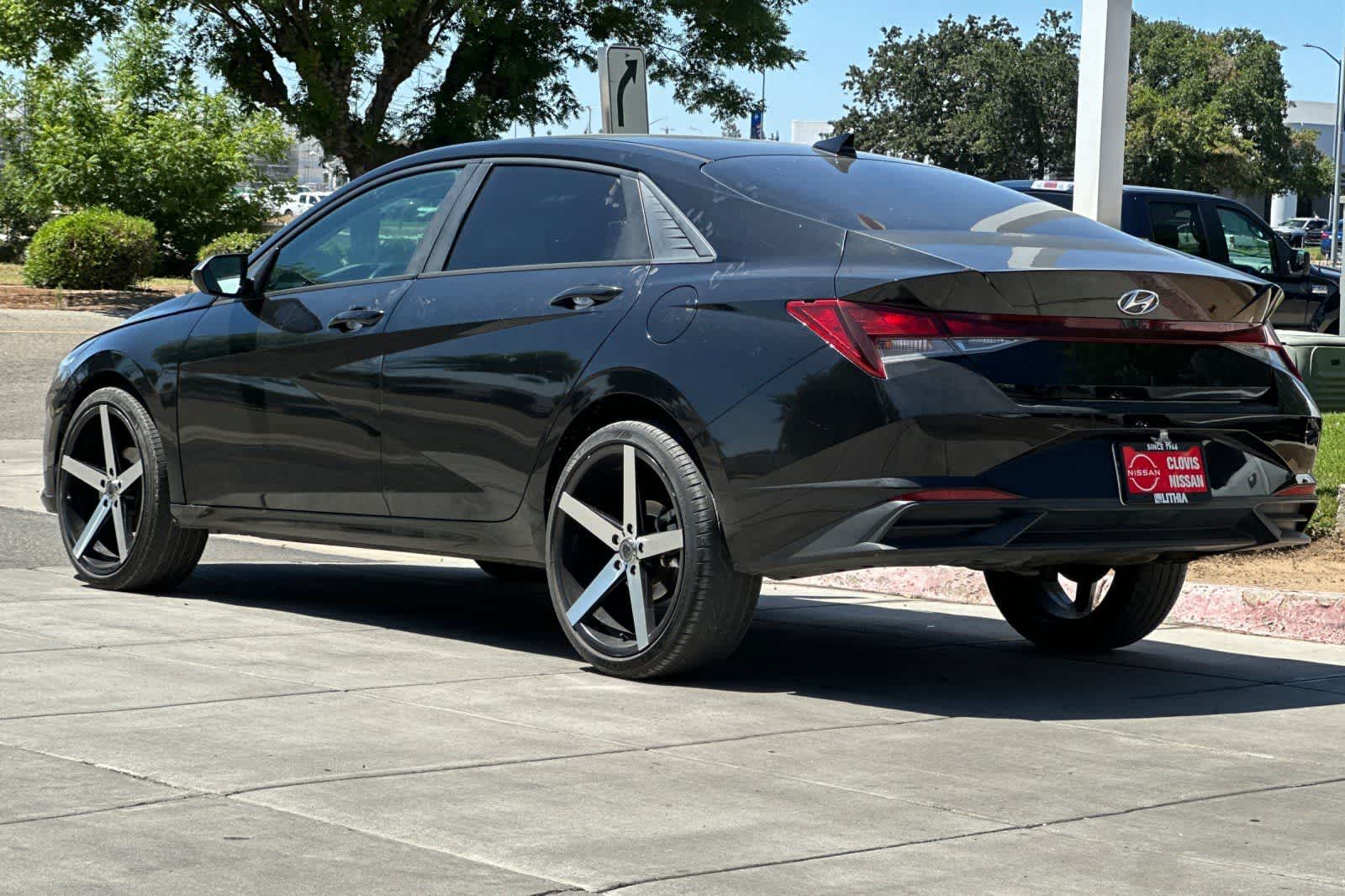Thumbnail: 2022 Hyundai Elantra - 7
