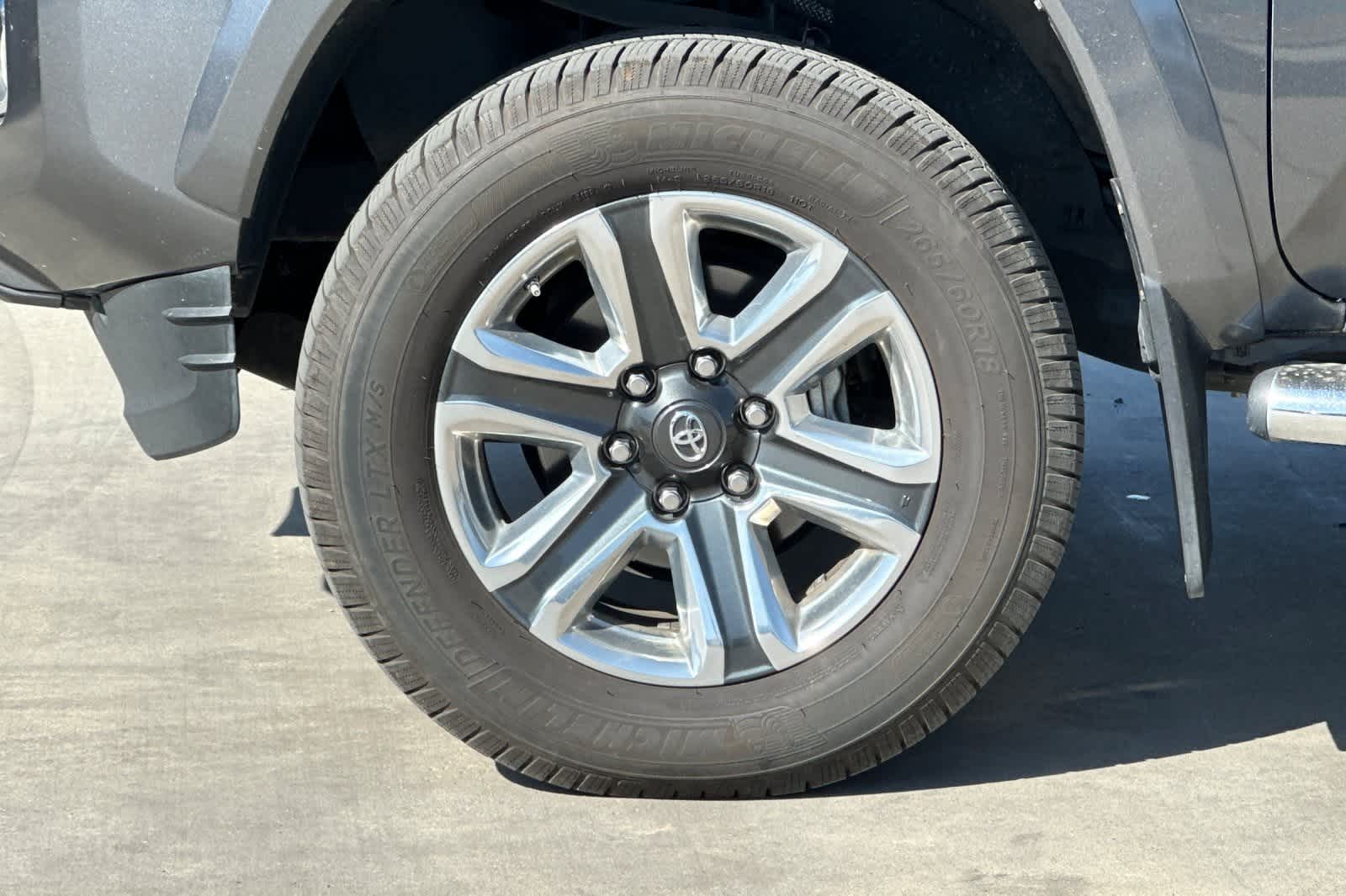 Thumbnail: 2016 Toyota Tacoma - 12