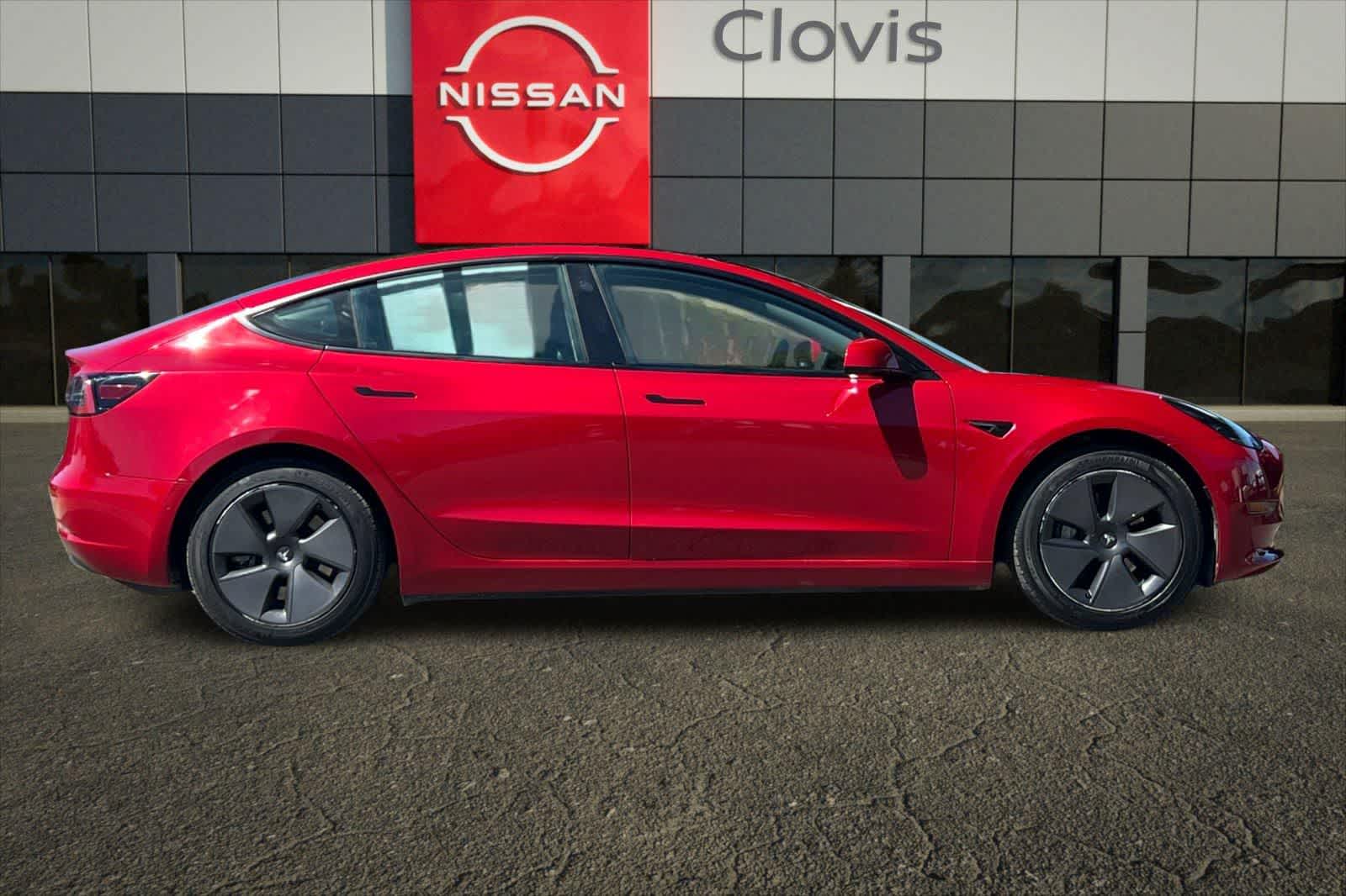 Thumbnail: 2022 Tesla Model 3 - 9