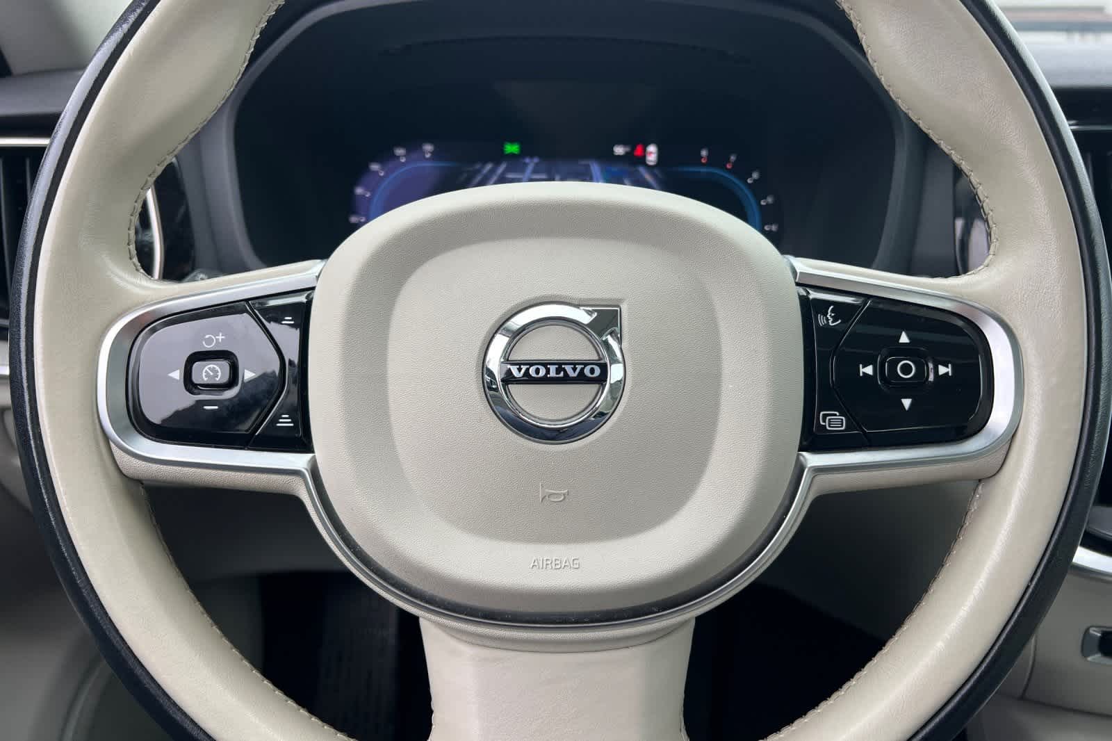 Thumbnail: 2024 Volvo S60 - 27