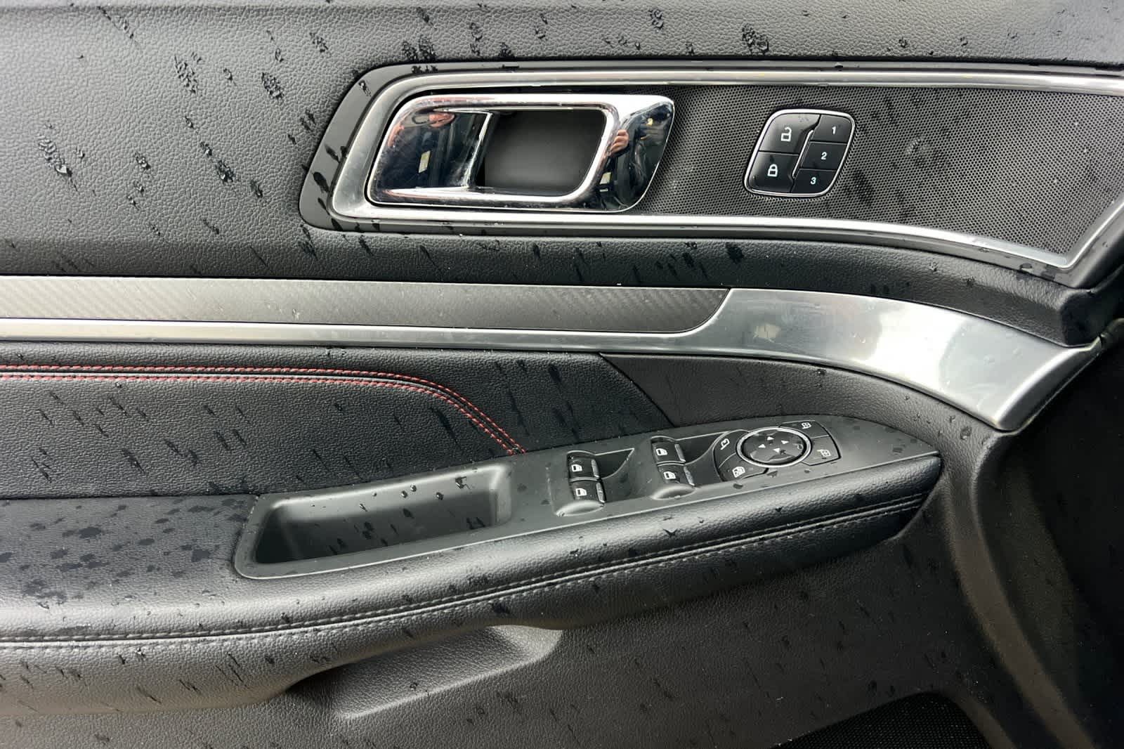 Thumbnail: 2016 Ford Explorer - 13