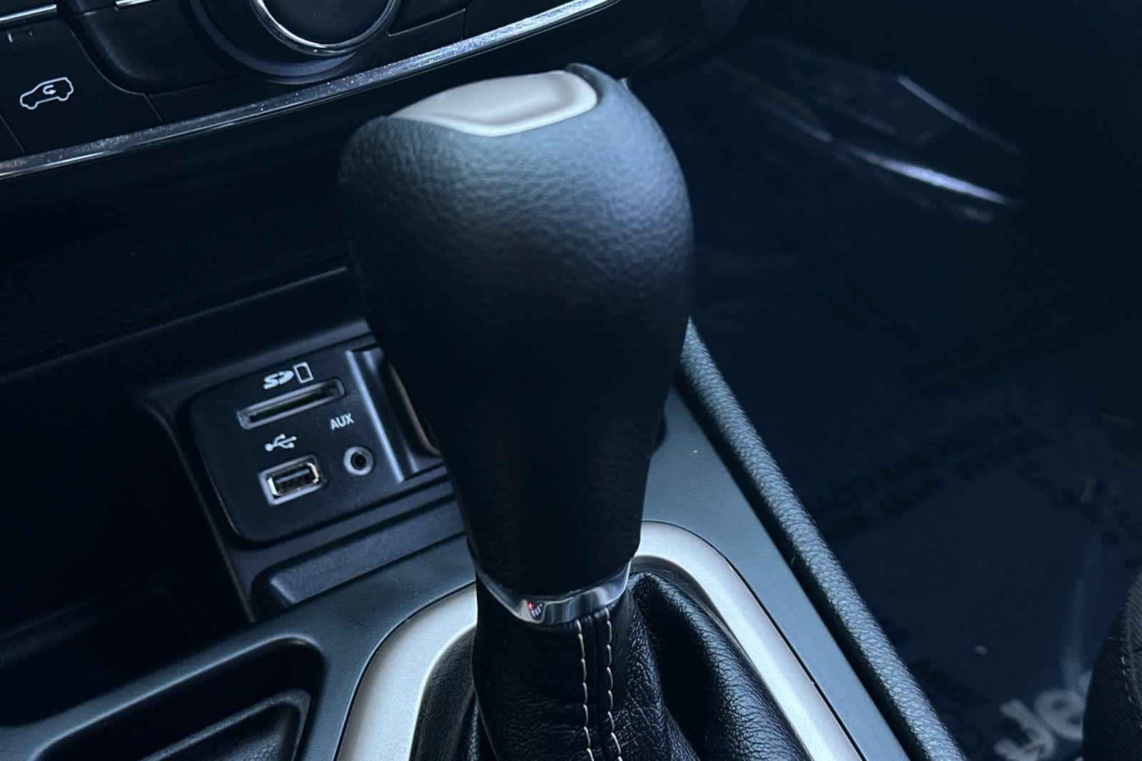 Thumbnail: 2017 Jeep Cherokee - 27