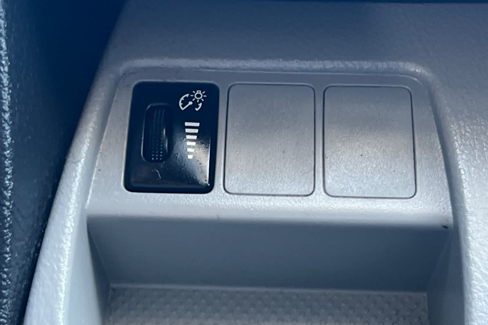 Thumbnail: 2011 Toyota RAV4 - 30