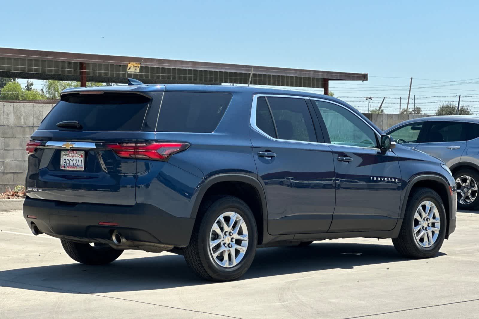 Thumbnail: 2023 Chevrolet Traverse - 3