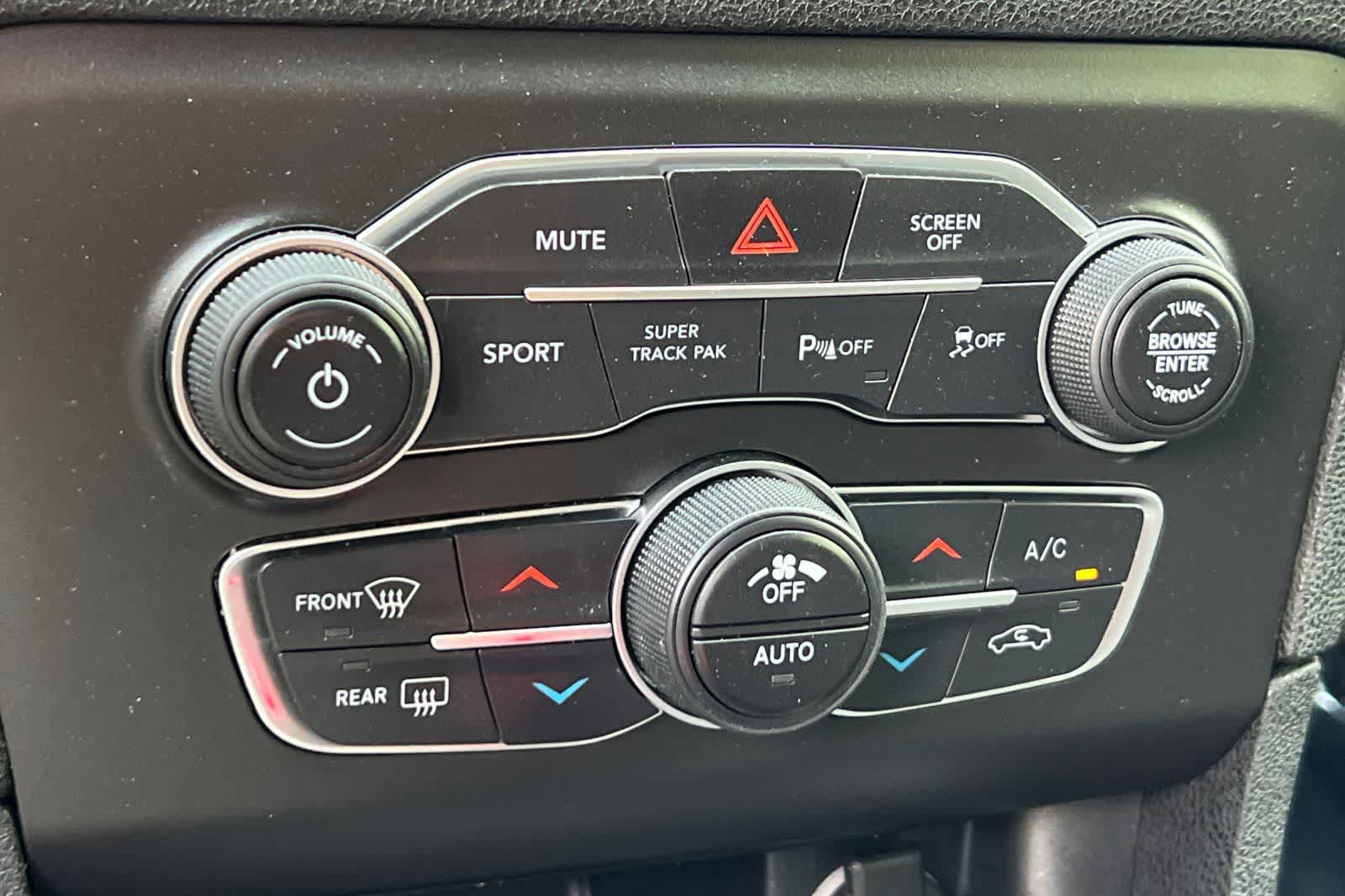 Thumbnail: 2021 Dodge Charger - 23