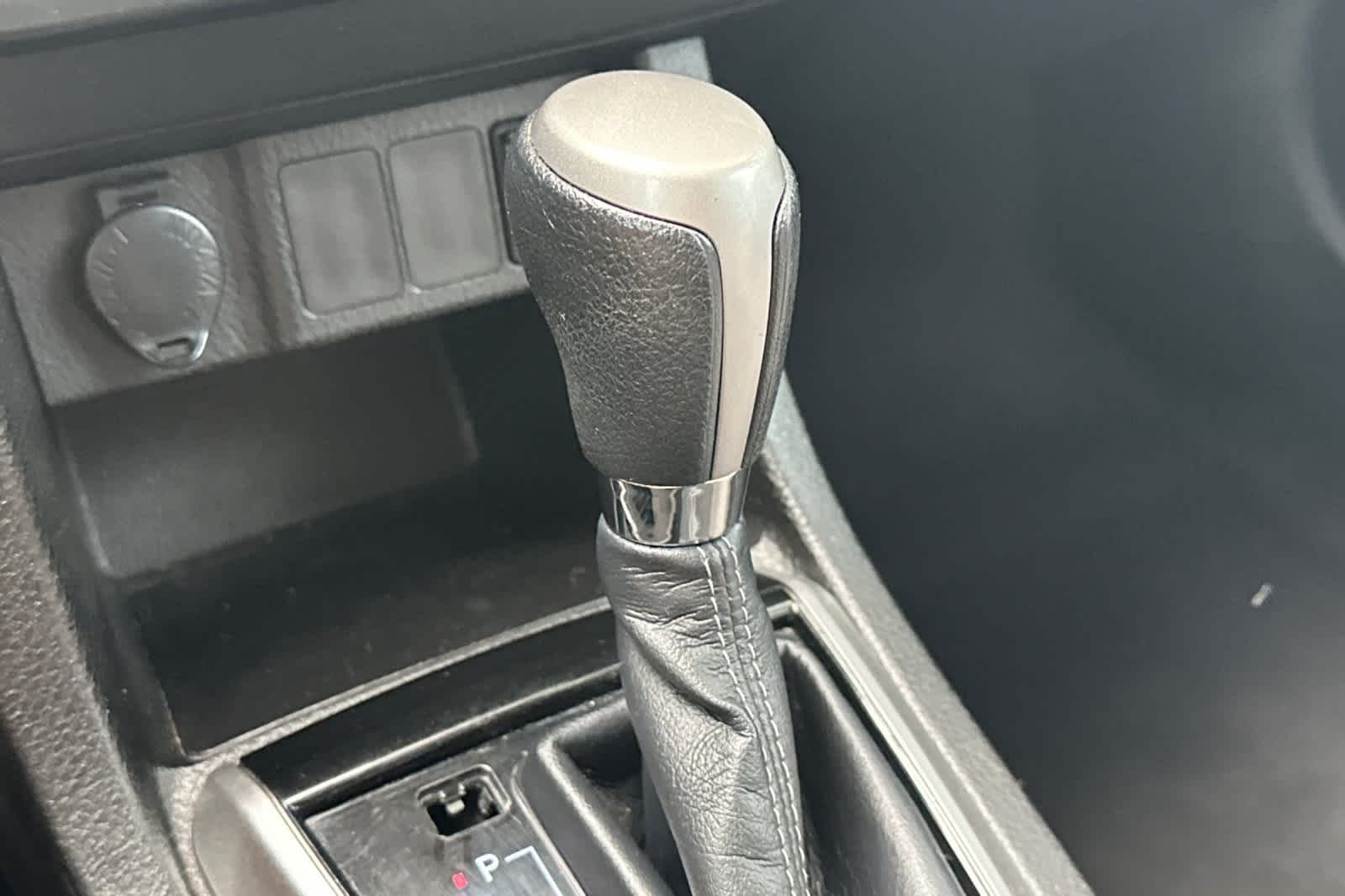 Thumbnail: 2015 Toyota Corolla - 22