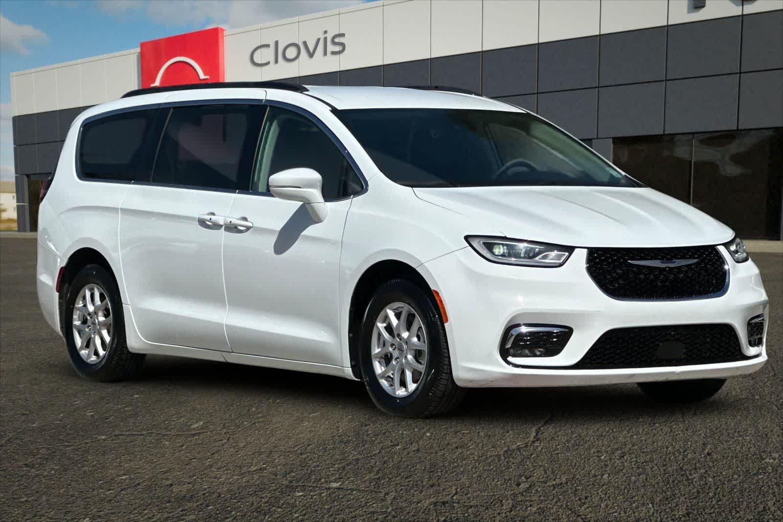 Thumbnail: 2022 Chrysler Pacifica - 10