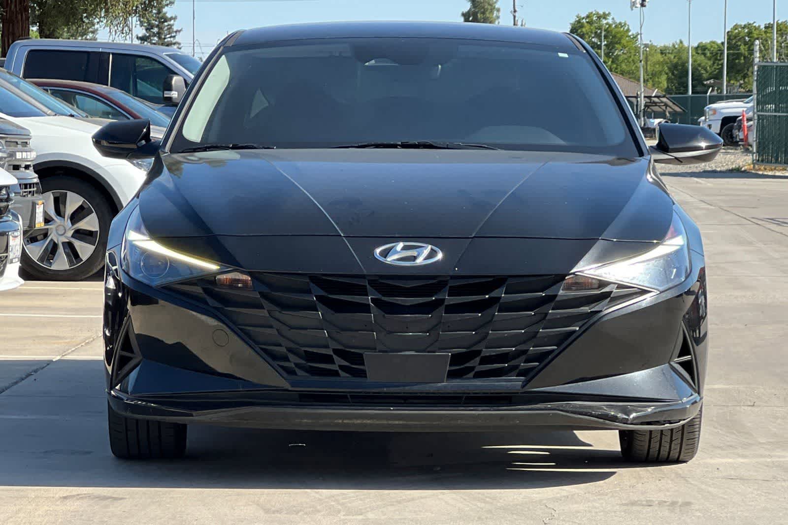 Thumbnail: 2023 Hyundai Elantra - 11