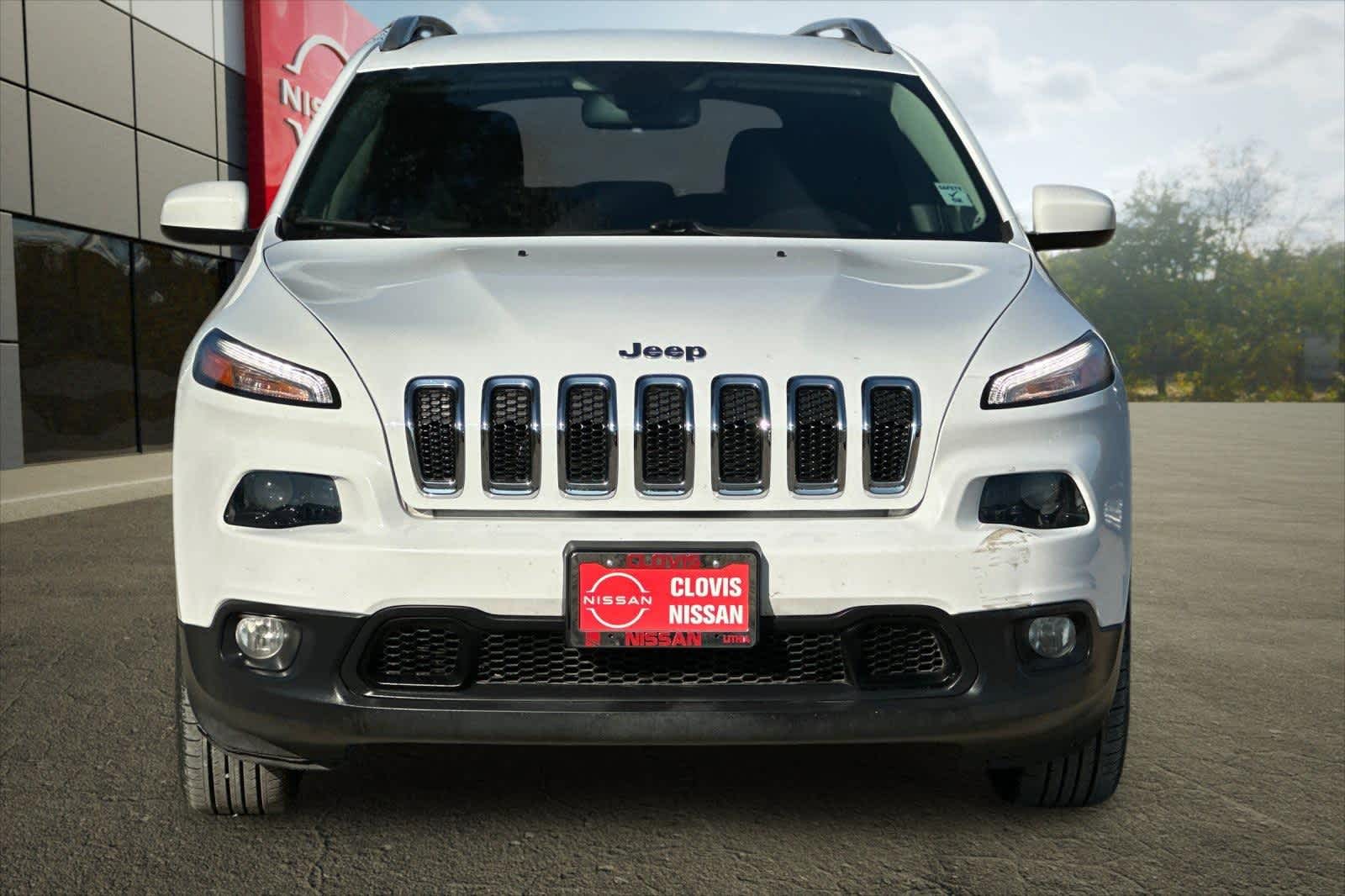 Thumbnail: 2017 Jeep Cherokee - 11