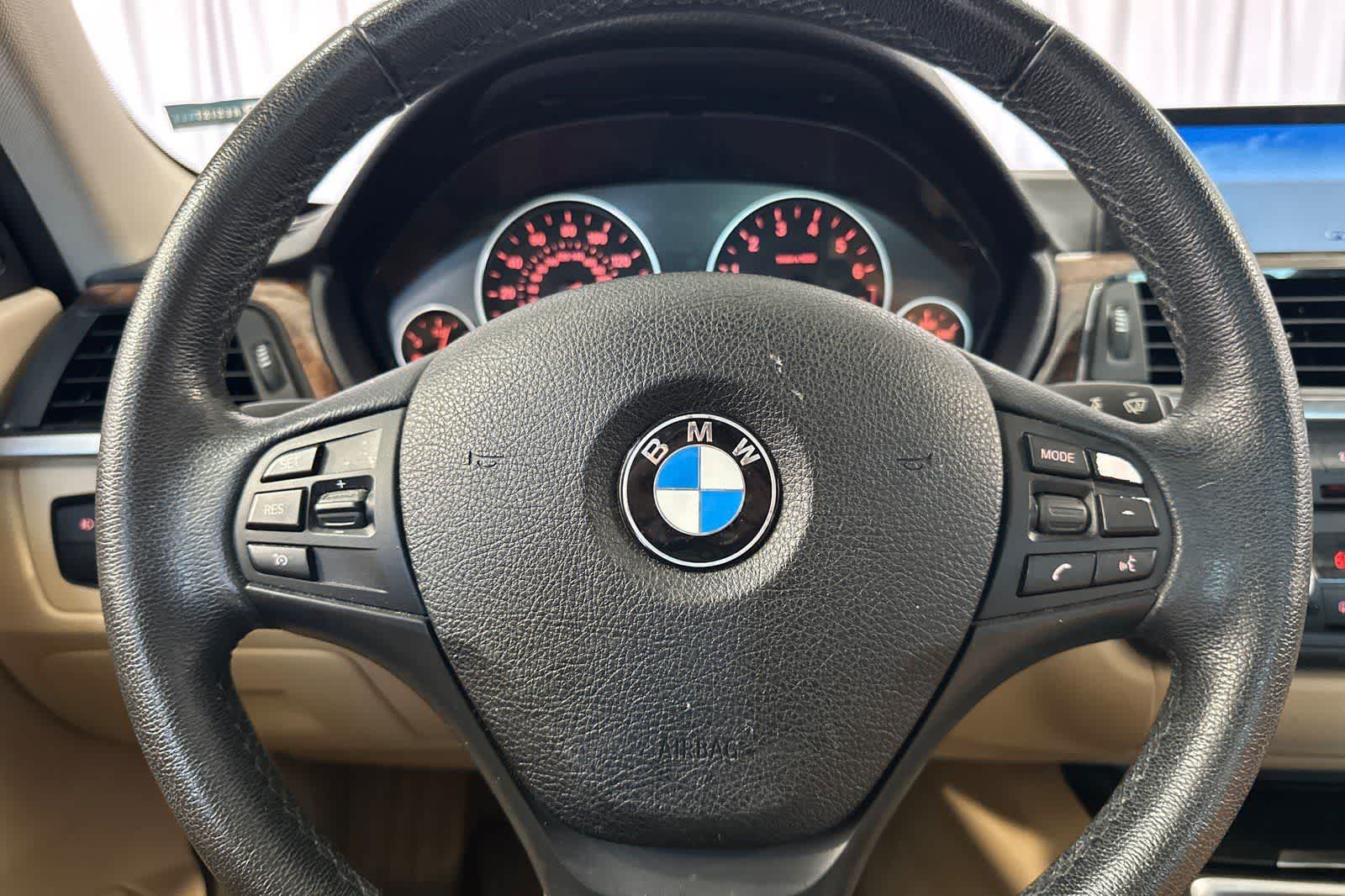 Thumbnail: 2013 BMW 3 Series - 20