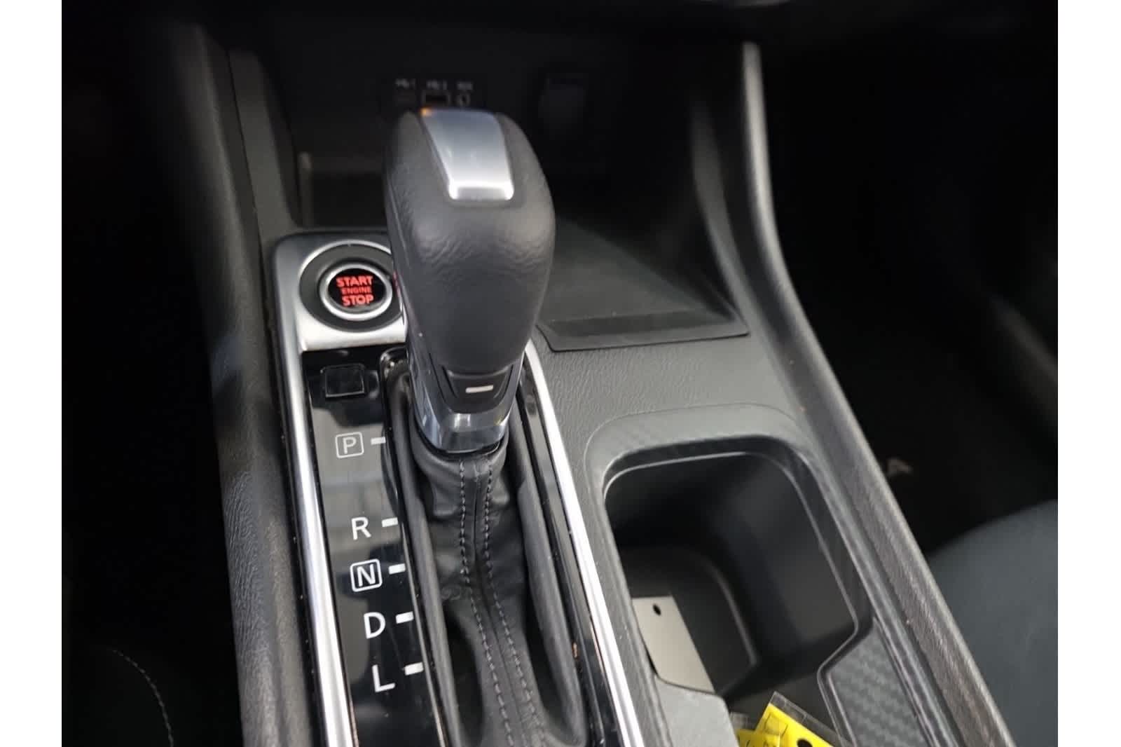 Thumbnail: 2021 Nissan Sentra - 25