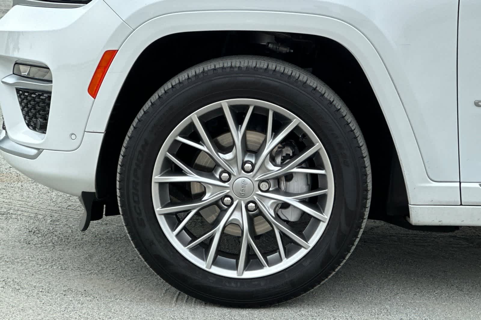 Thumbnail: 2024 Jeep Grand Cherokee - 12