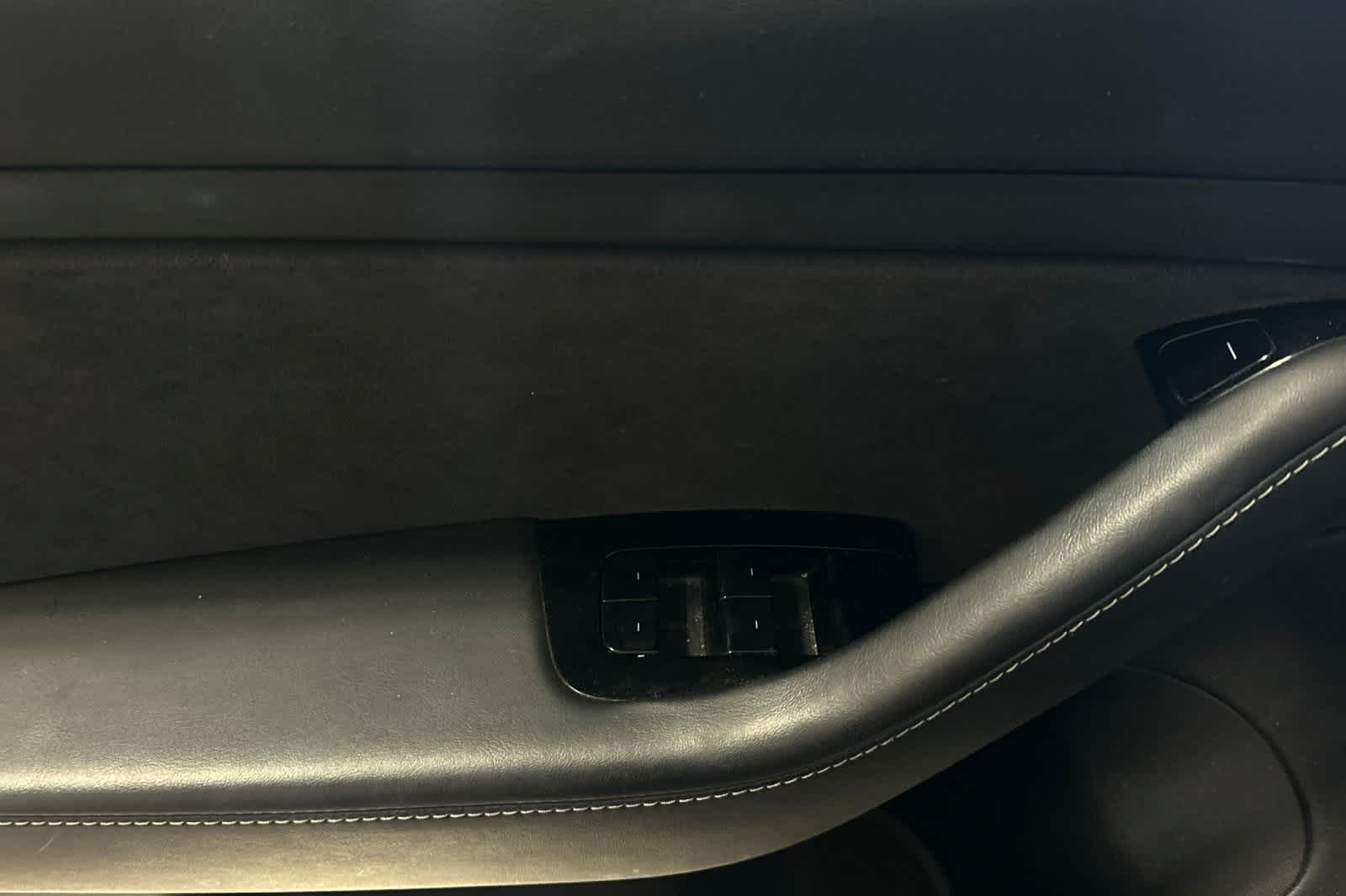 Thumbnail: 2018 Tesla Model 3 - 15