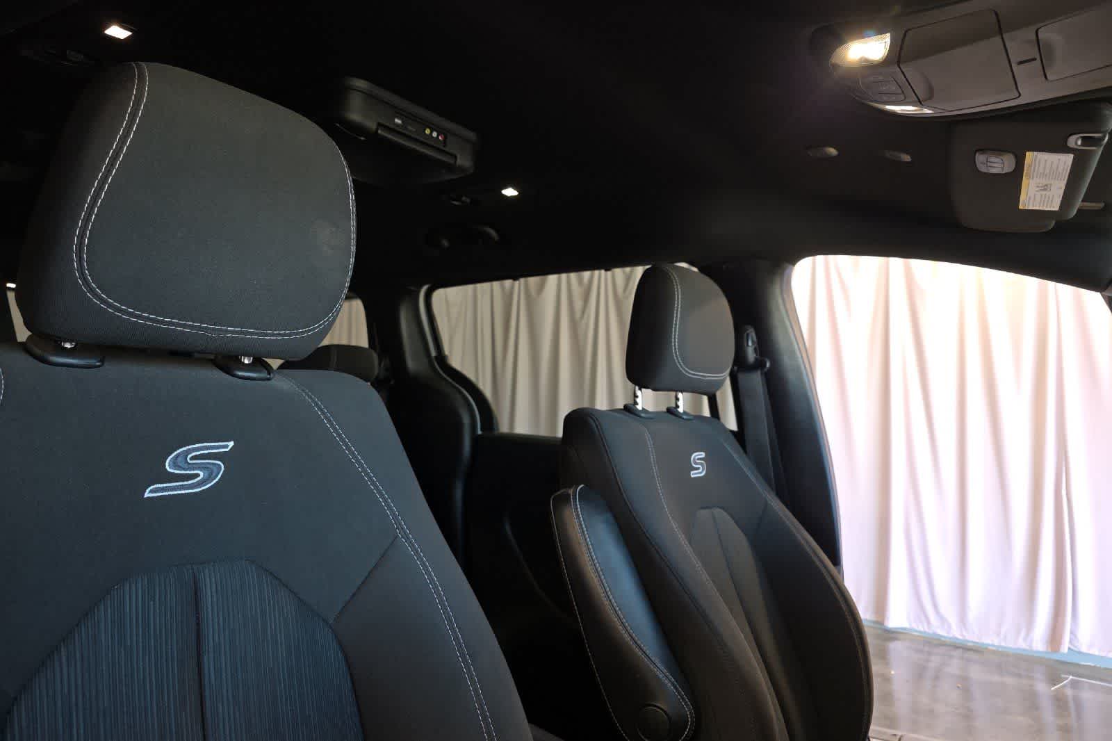 Thumbnail: 2020 Chrysler Pacifica - 19