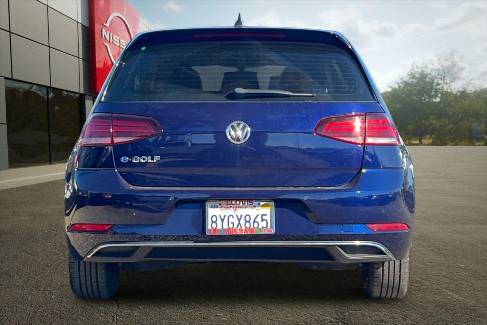 Thumbnail: 2018 Volkswagen e-Golf - 8