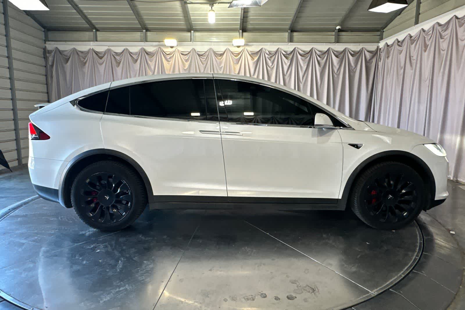 Thumbnail: 2020 Tesla Model X - 9