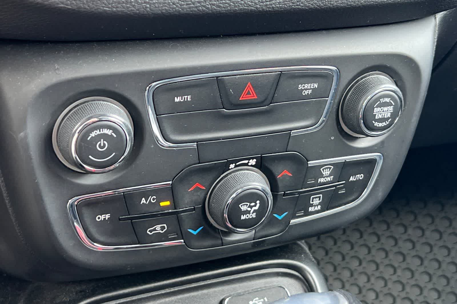 Thumbnail: 2020 Jeep Compass - 22