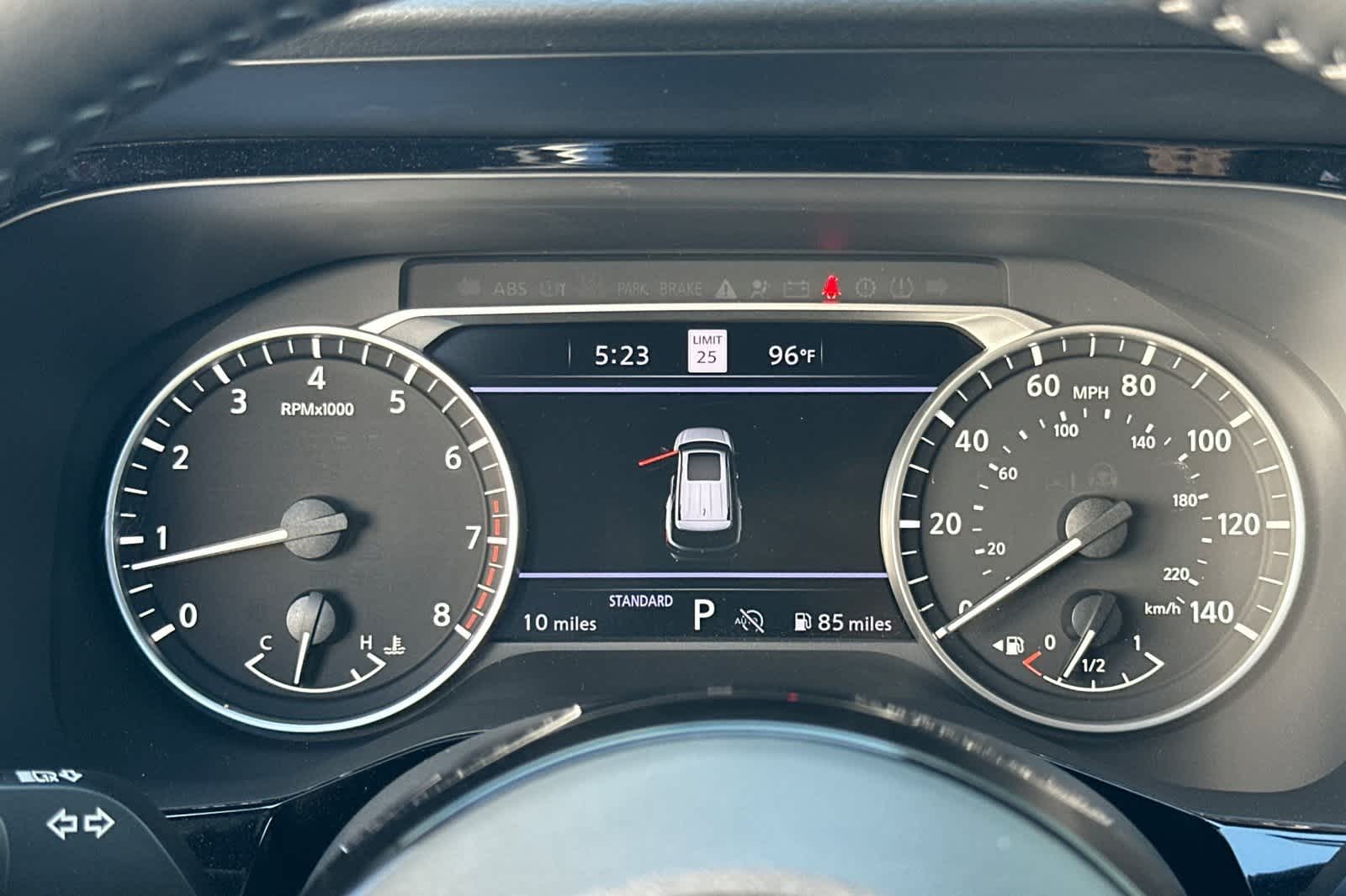 2025 Nissan Pathfinder SL 27