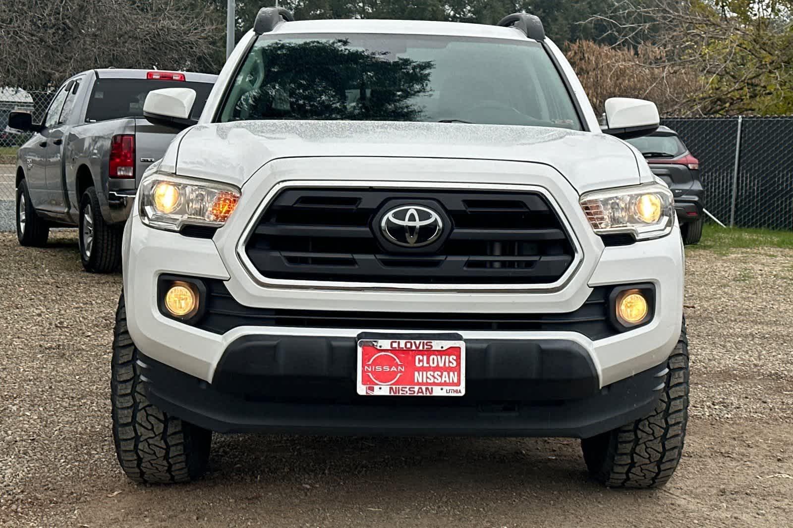 Thumbnail: 2019 Toyota Tacoma - 11