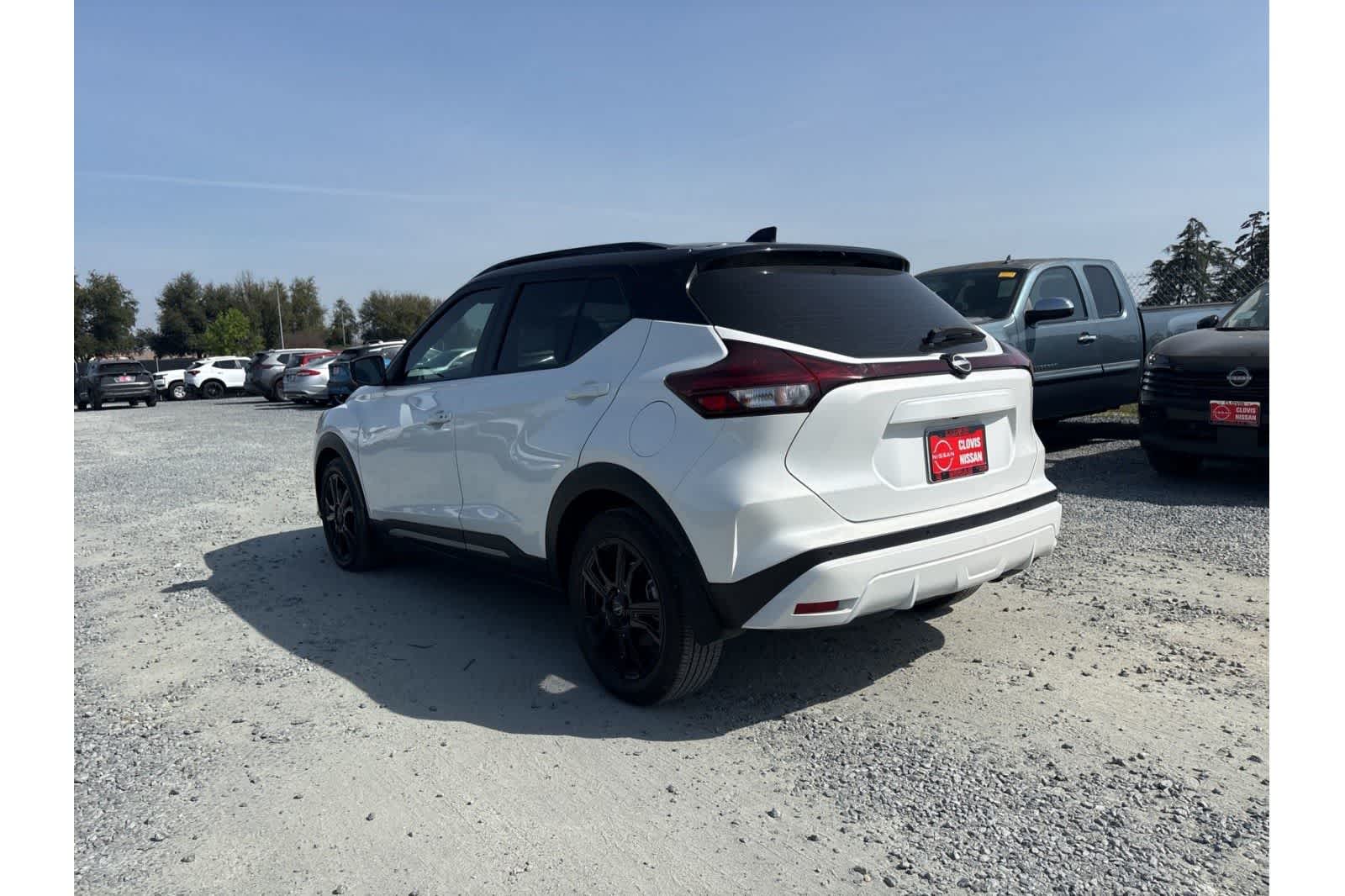 Thumbnail: 2023 Nissan Kicks - 3