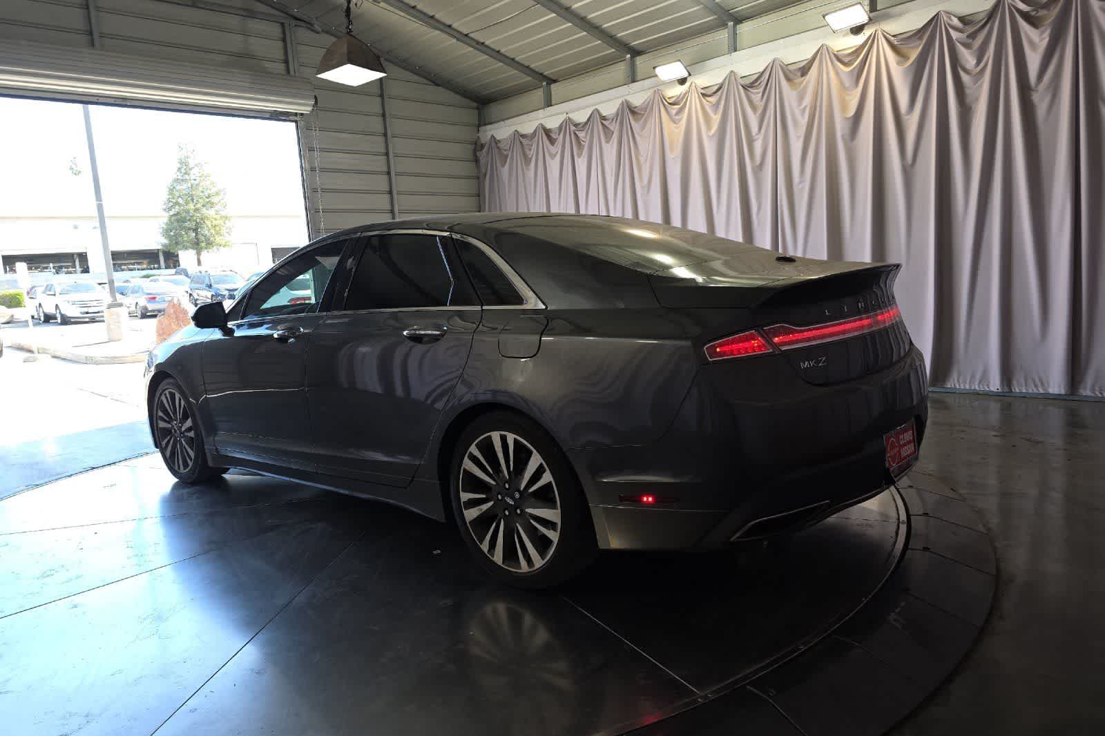 Thumbnail: 2017 Lincoln MKZ - 7