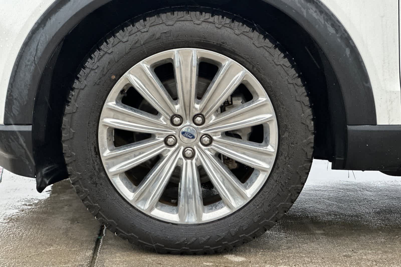 Thumbnail: 2020 Ford Explorer - 28