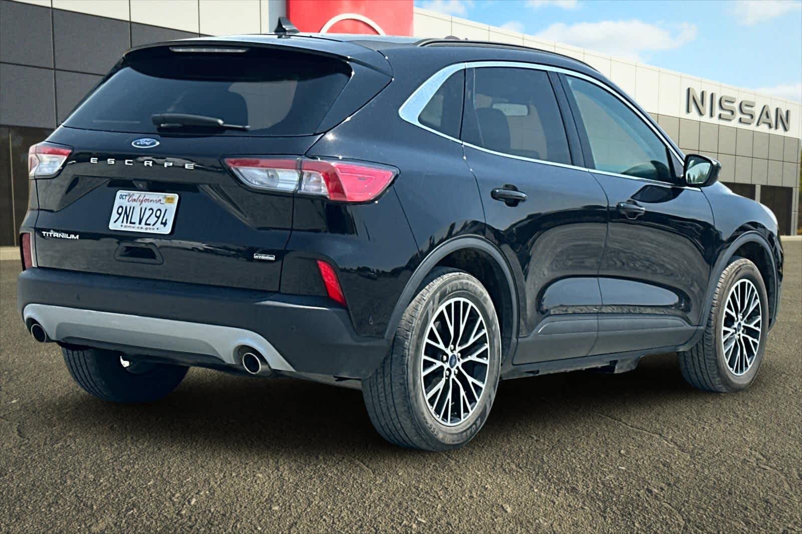 Thumbnail: 2021 Ford Escape - 3