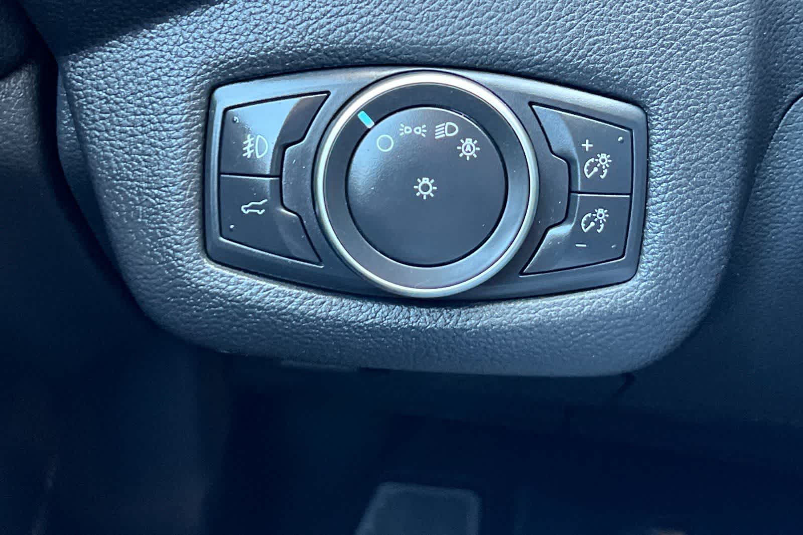 Thumbnail: 2018 Ford Escape - 32