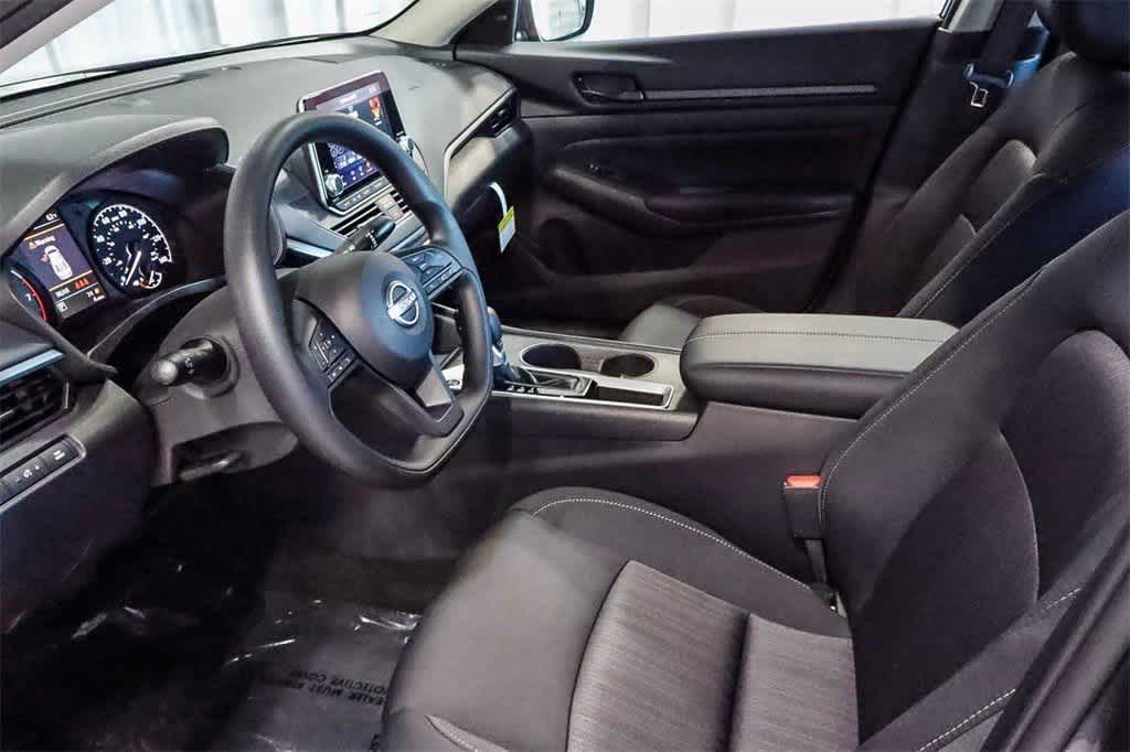 Thumbnail: 2025 Nissan Altima - 17