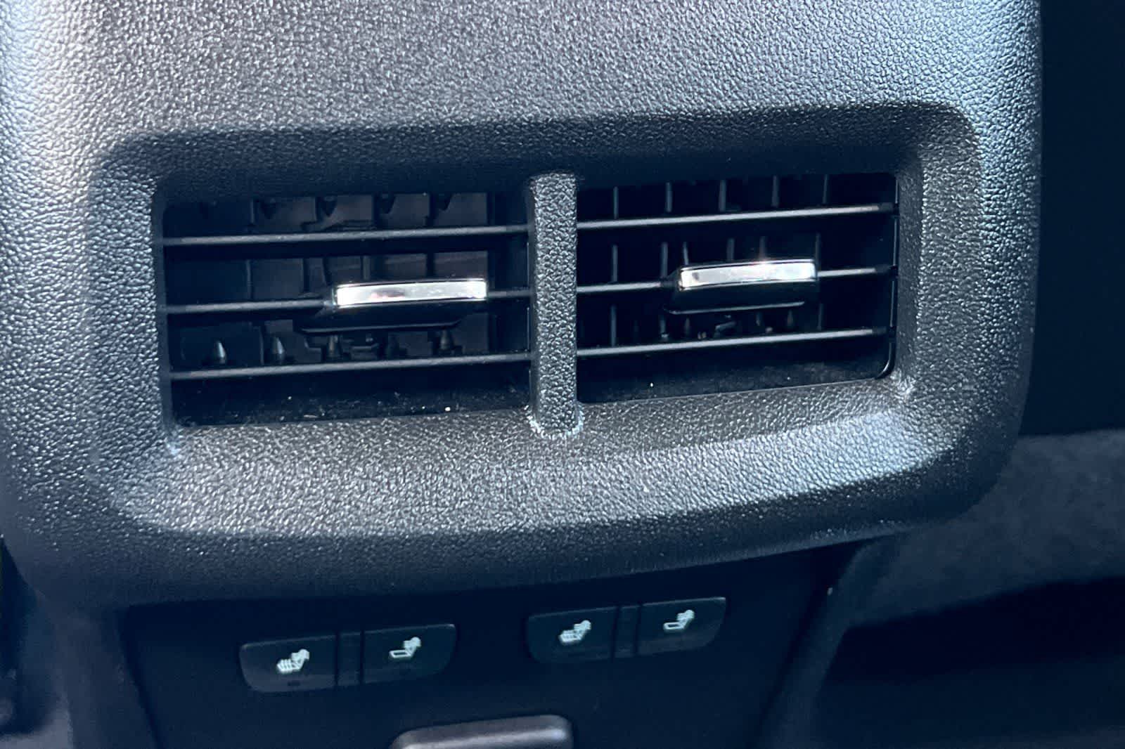 Thumbnail: 2022 Chevrolet Equinox - 15