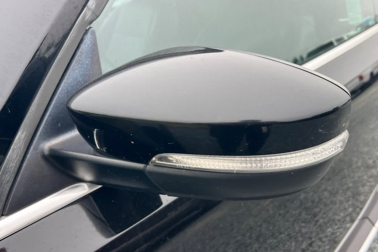 Thumbnail: 2014 Volkswagen Beetle - 28