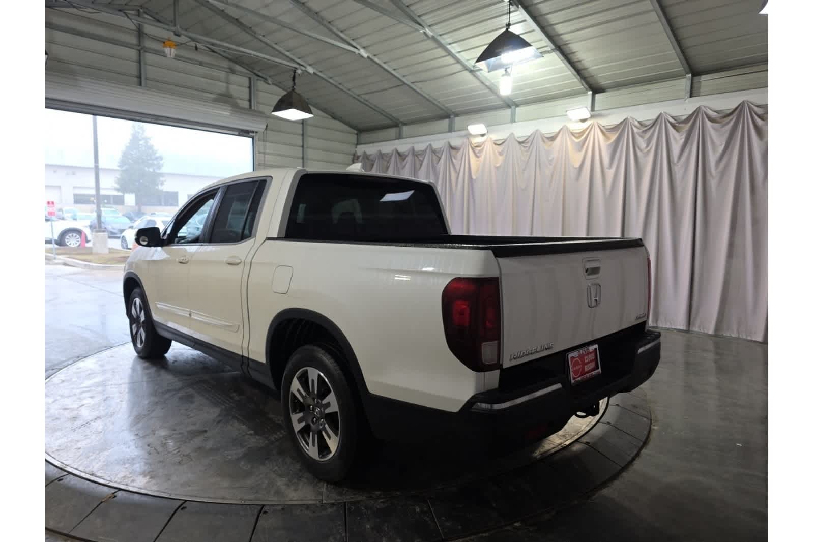 Thumbnail: 2017 Honda Ridgeline - 8