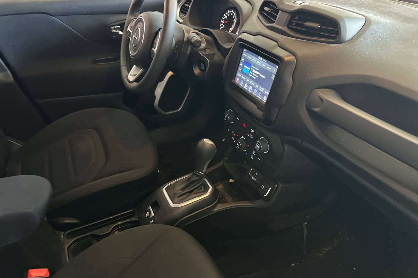 Thumbnail: 2021 Jeep Renegade - 18