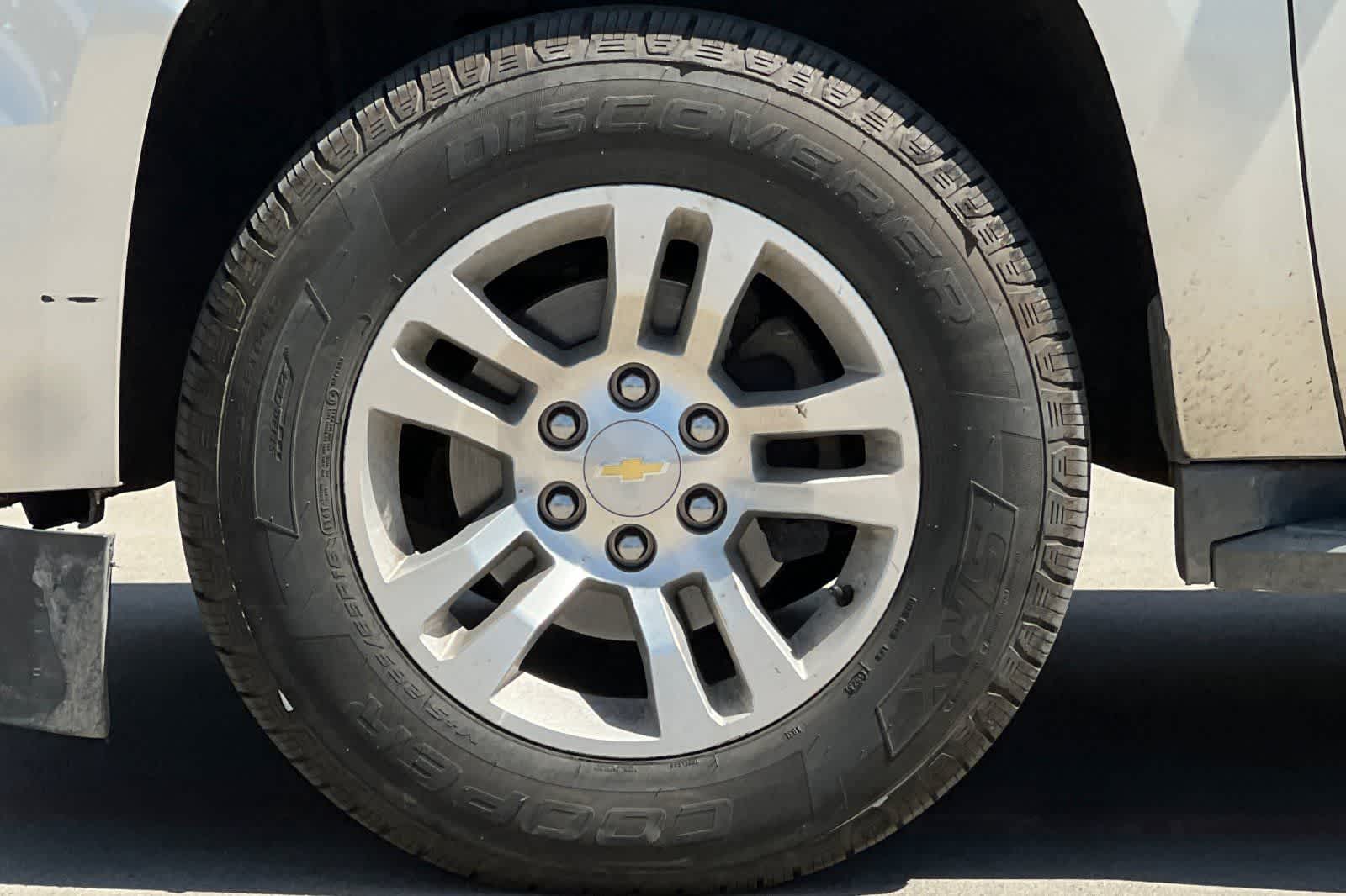 Thumbnail: 2015 Chevrolet Suburban - 12