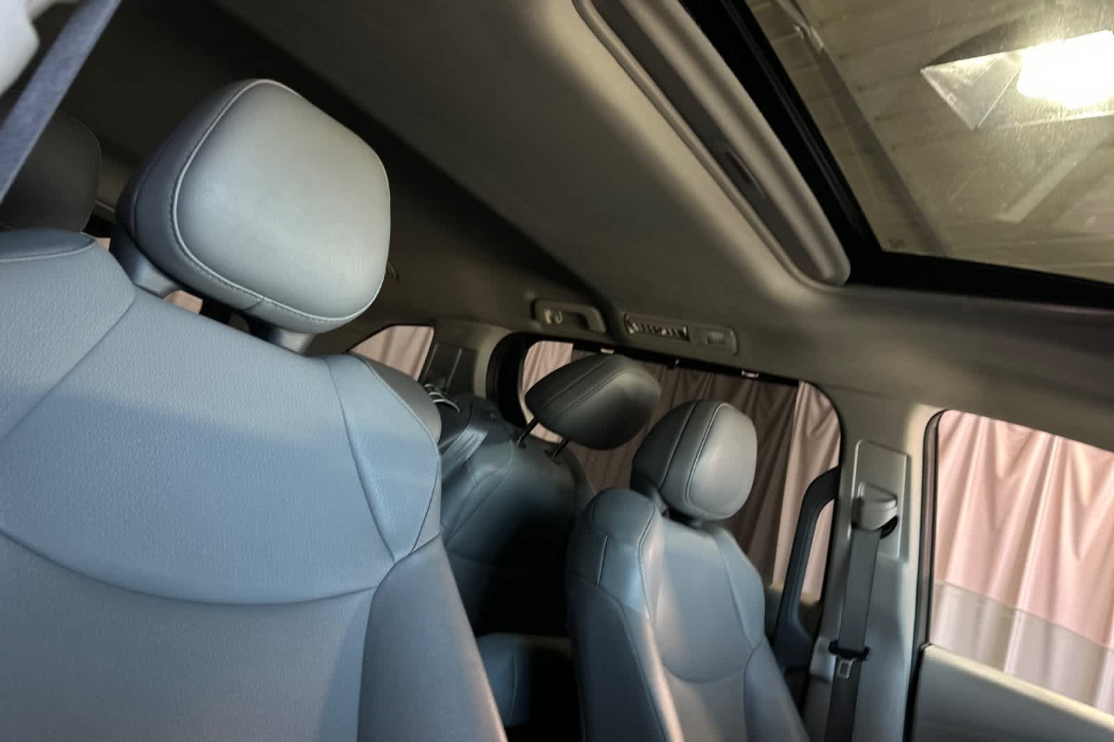 Thumbnail: 2023 Toyota Sienna - 21