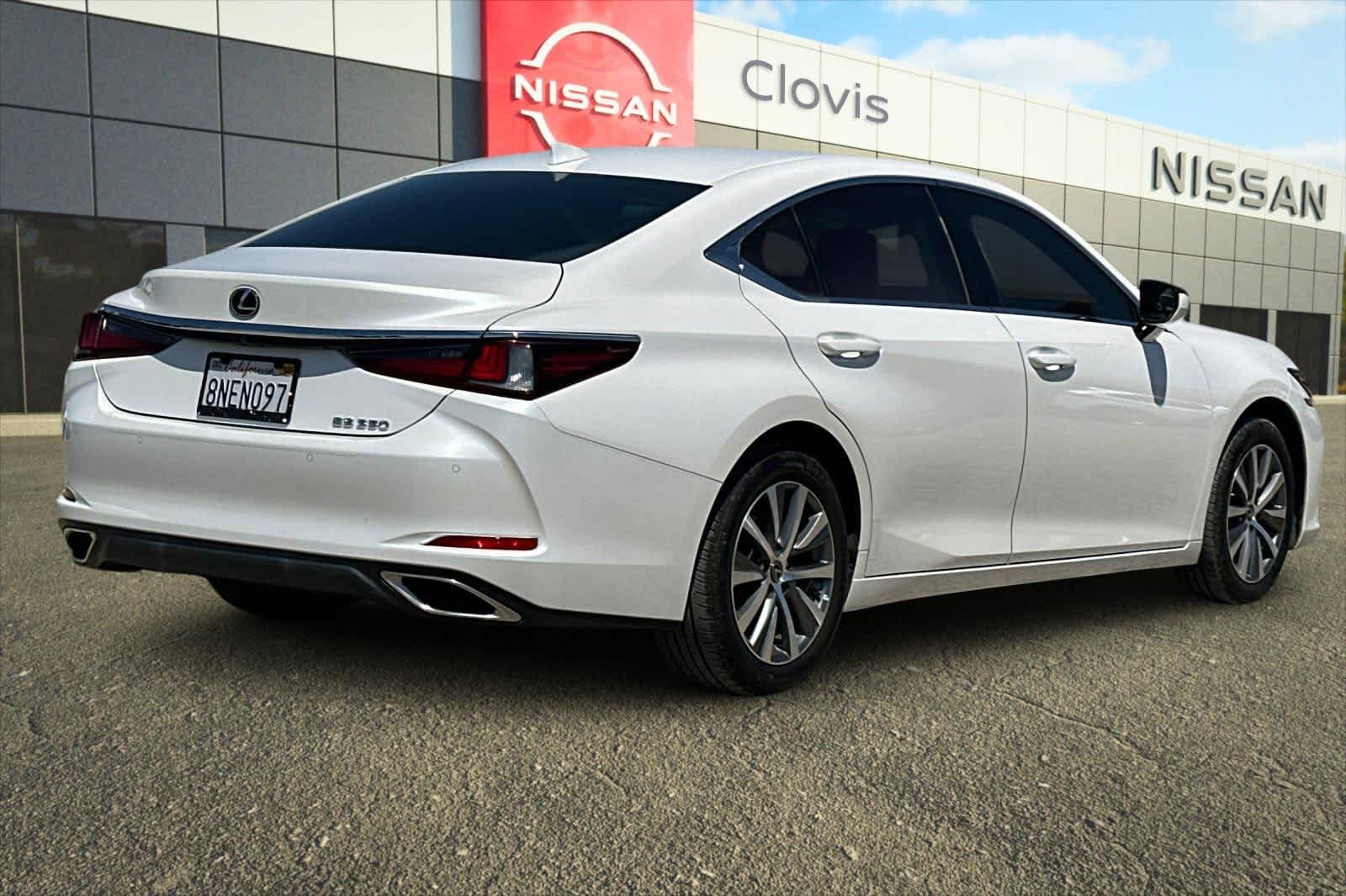 Thumbnail: 2020 Lexus ES - 3