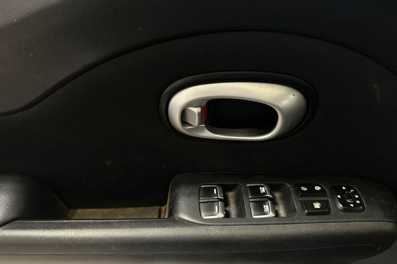 Thumbnail: 2017 Kia Soul - 15