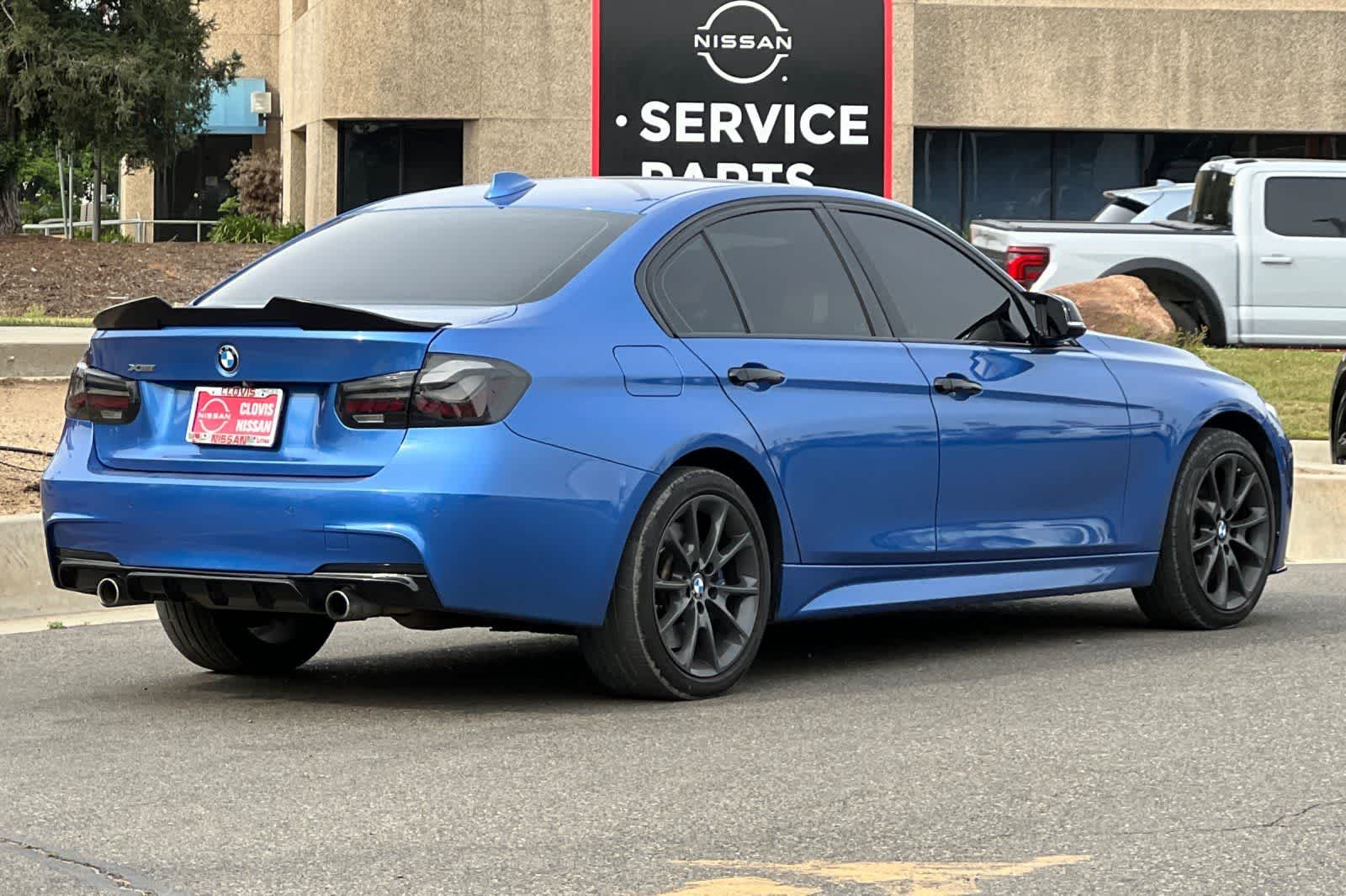 Thumbnail: 2017 BMW 3 Series - 3