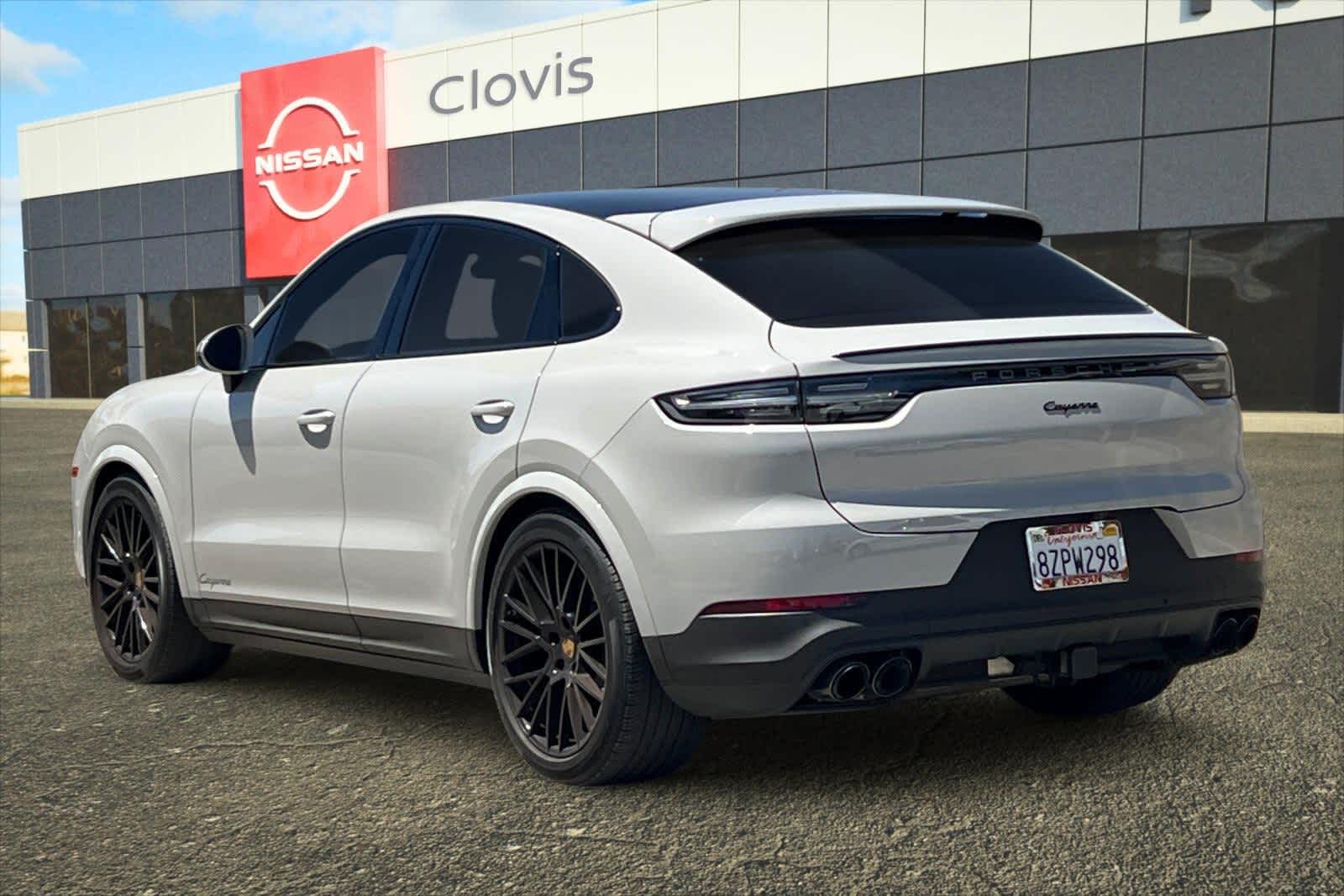 Thumbnail: 2022 Porsche  - 7