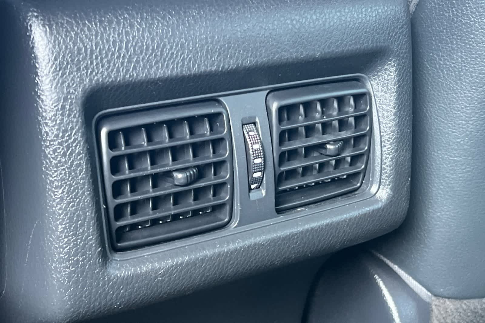 Thumbnail: 2019 Toyota Camry - 15