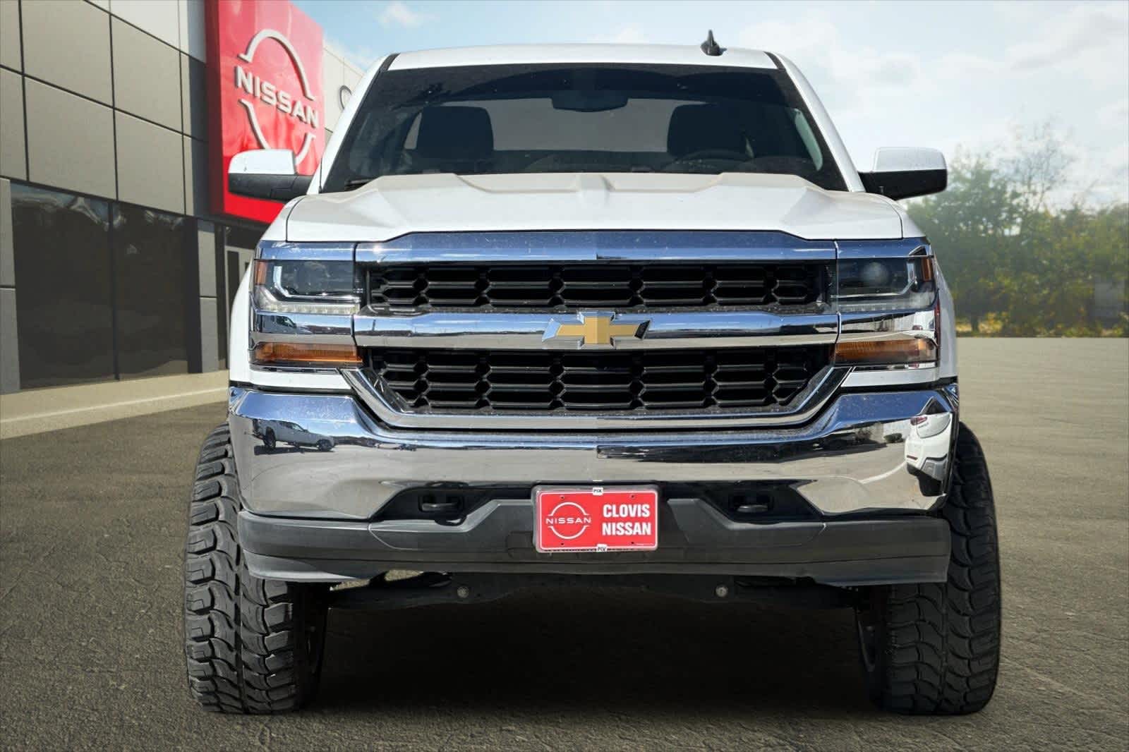 Thumbnail: 2017 Chevrolet Silverado 1500 - 11