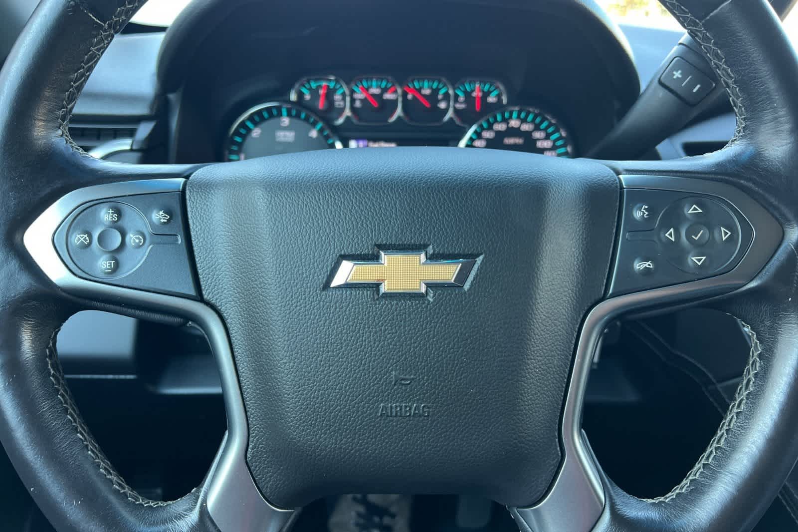 Thumbnail: 2017 Chevrolet Suburban - 31