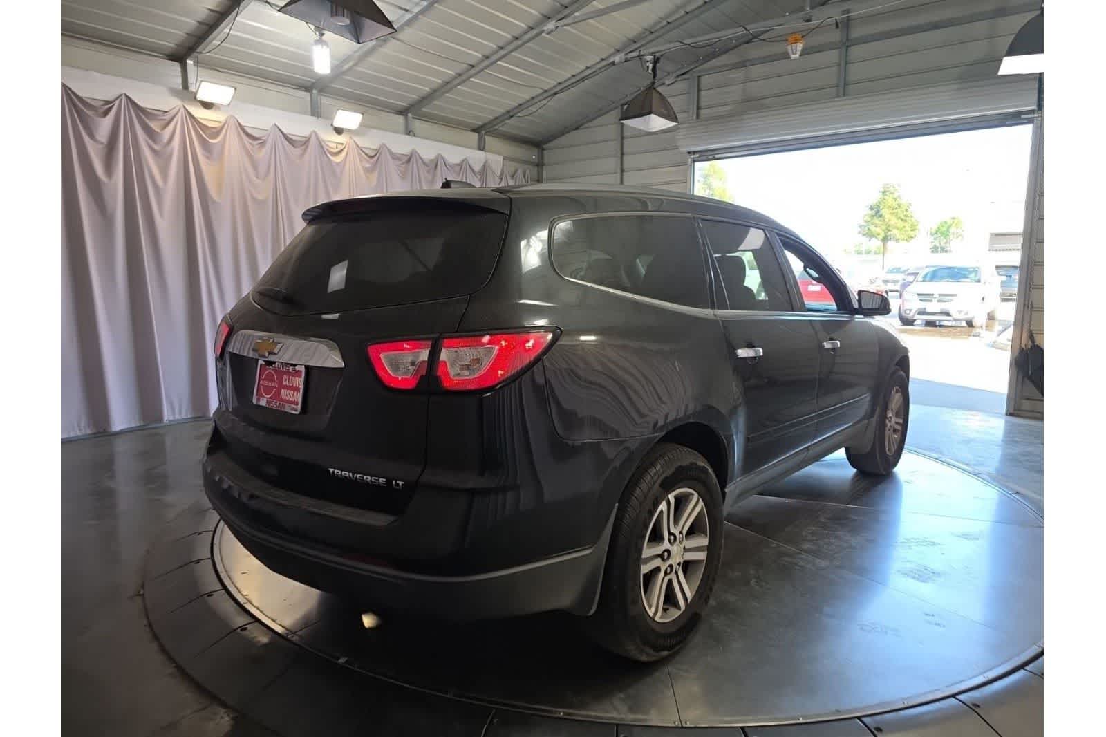 Thumbnail: 2016 Chevrolet Traverse - 10